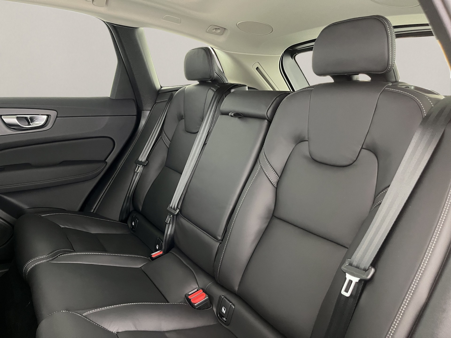 VOLVO XC60 2.0 T8 TE Ultra Dark eAWD-image-16