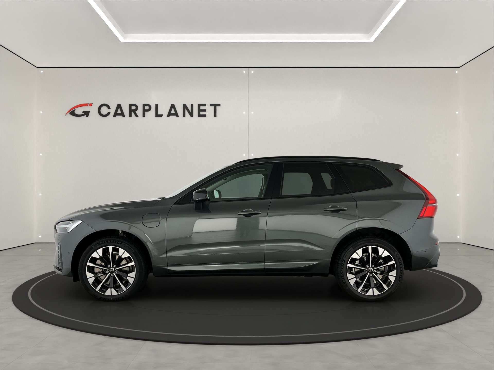 VOLVO XC60 2.0 T8 TE Ultra Dark eAWD-showroom-element-2
