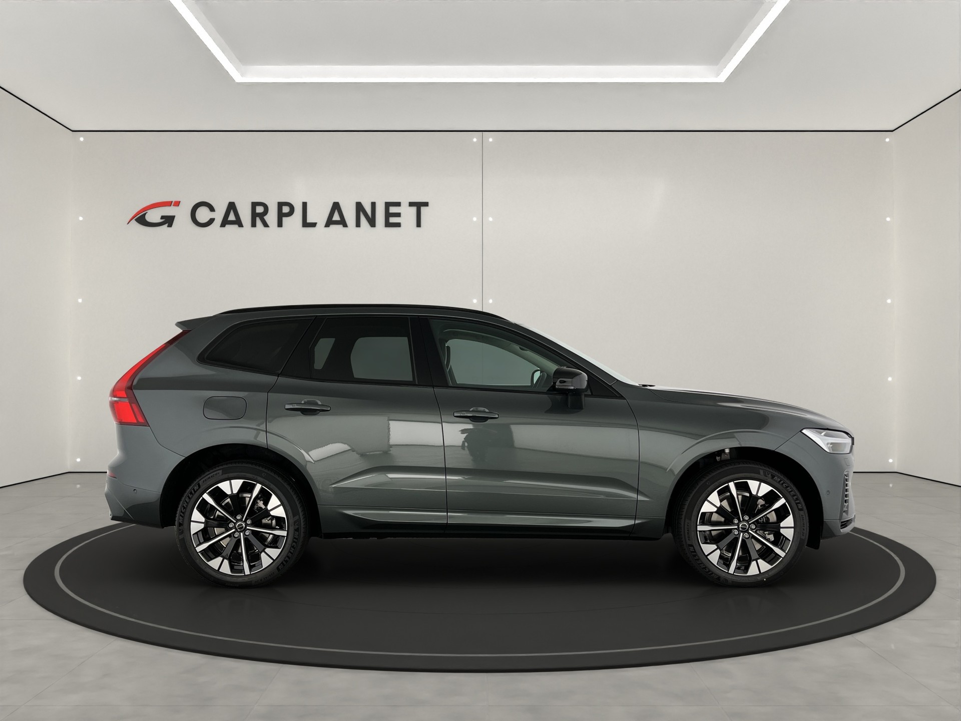 VOLVO XC60 2.0 T8 TE Ultra Dark eAWD-image-4