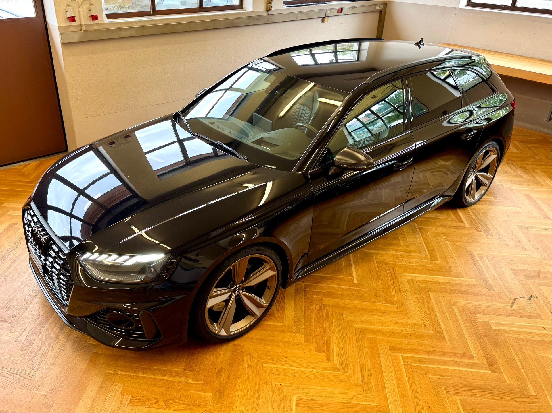 AUDI RS4 Avant quattro tiptronic-showroom-element-3
