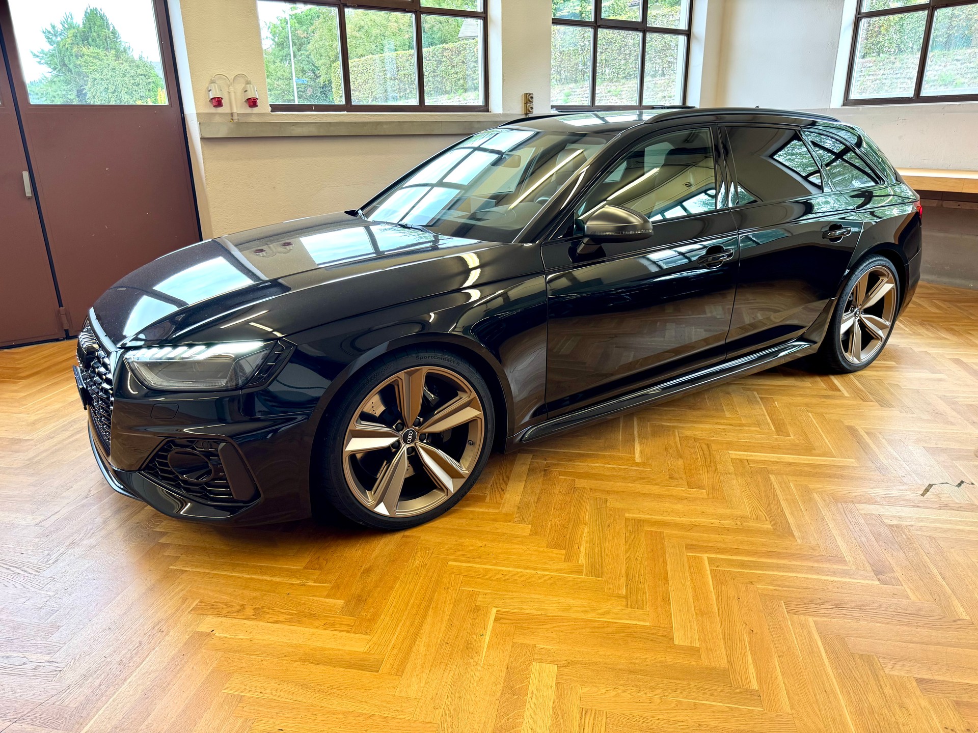 AUDI RS4 Avant quattro tiptronic-showroom-element-2