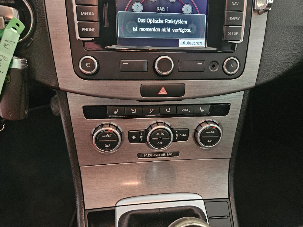 VW Passat Variant 2.0 TDI BMT Cup 4Motion-image-11