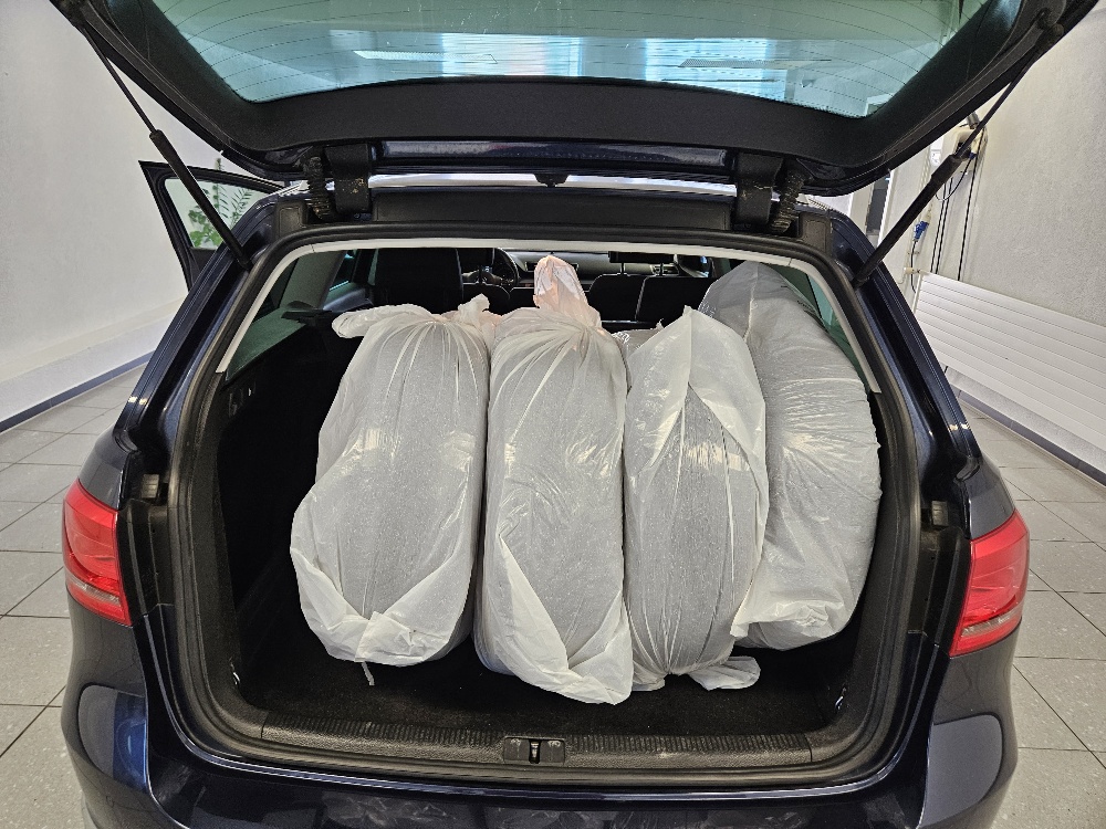 VW Passat Variant 2.0 TDI BMT Cup 4Motion-image-14