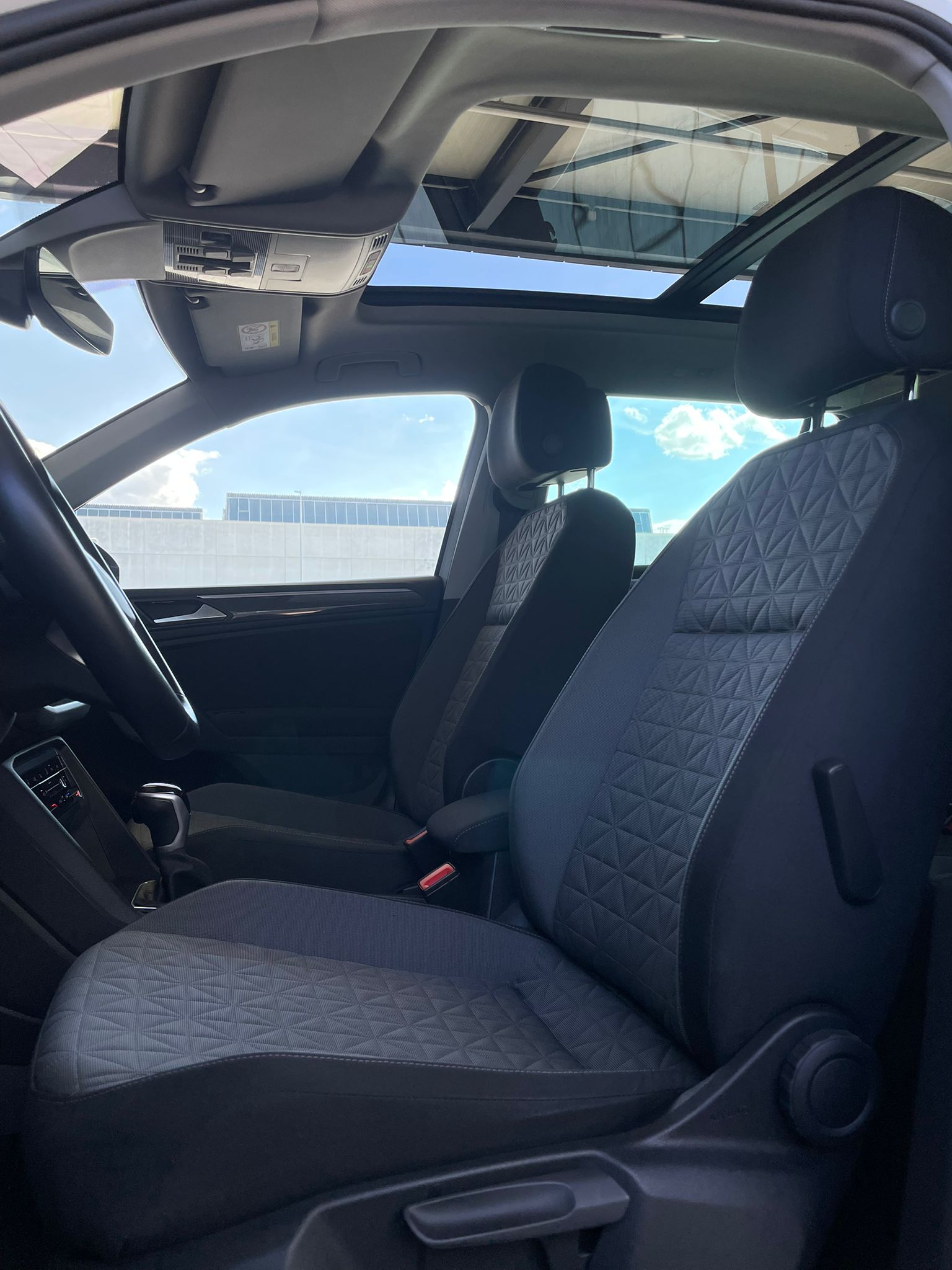 VW Tiguan 2.0 TSI Life DSG-image-5