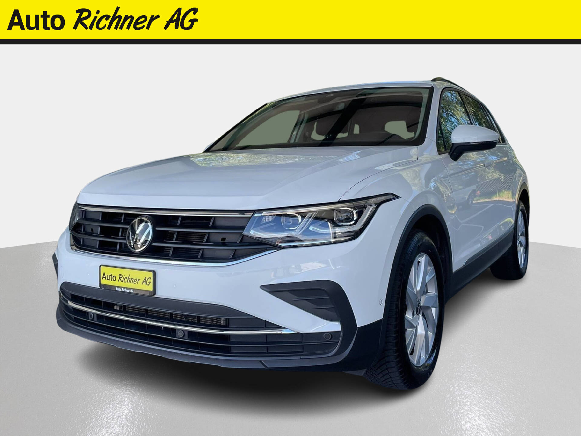 VW Tiguan 2.0 TSI Life DSG-showroom-element-1
