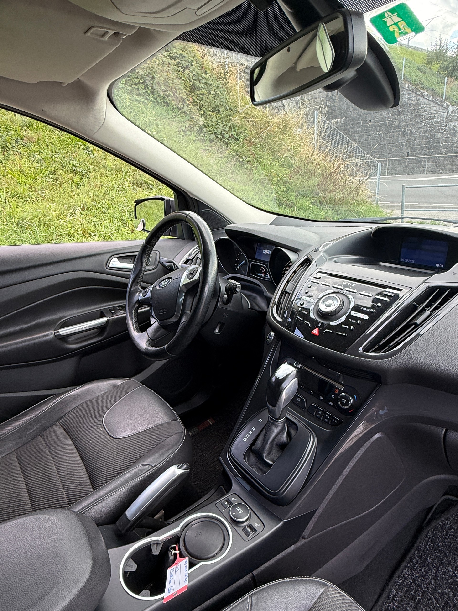 FORD Kuga 2.0 TDCi Carving 4WD PowerShift-image-8