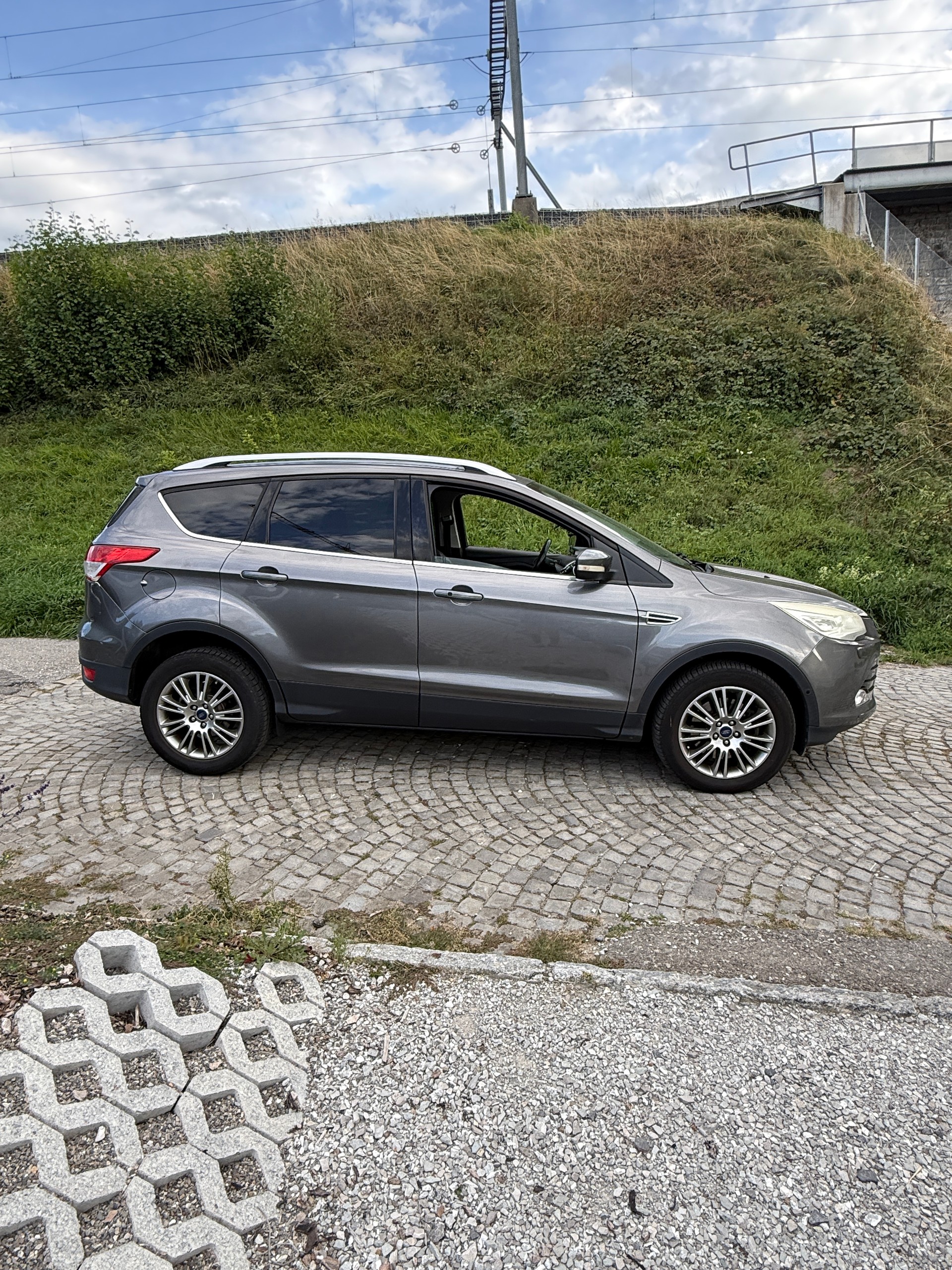 FORD Kuga 2.0 TDCi Carving 4WD PowerShift-showroom-element-2