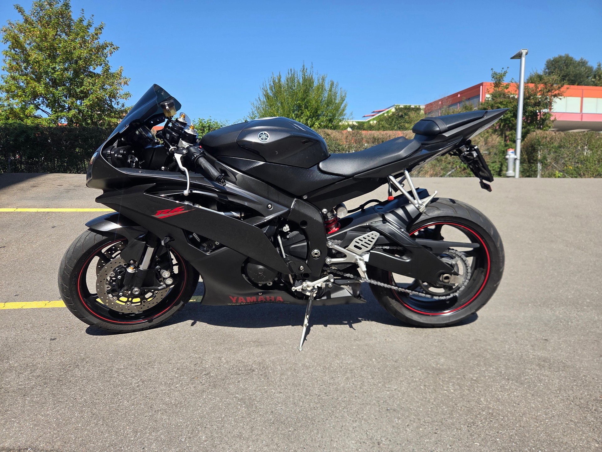 YAMAHA YZF-R6-image-2