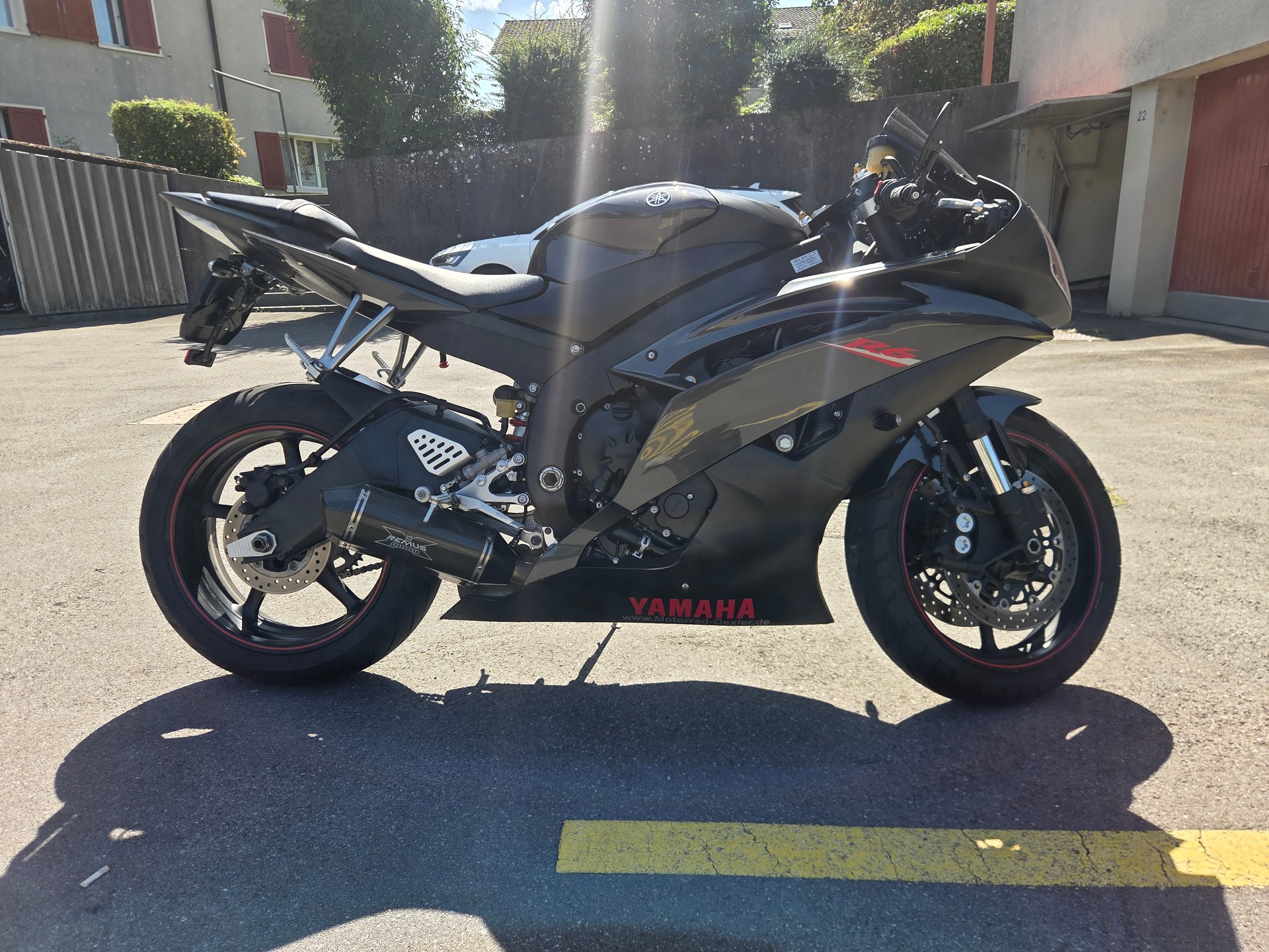 YAMAHA YZF-R6-image-4