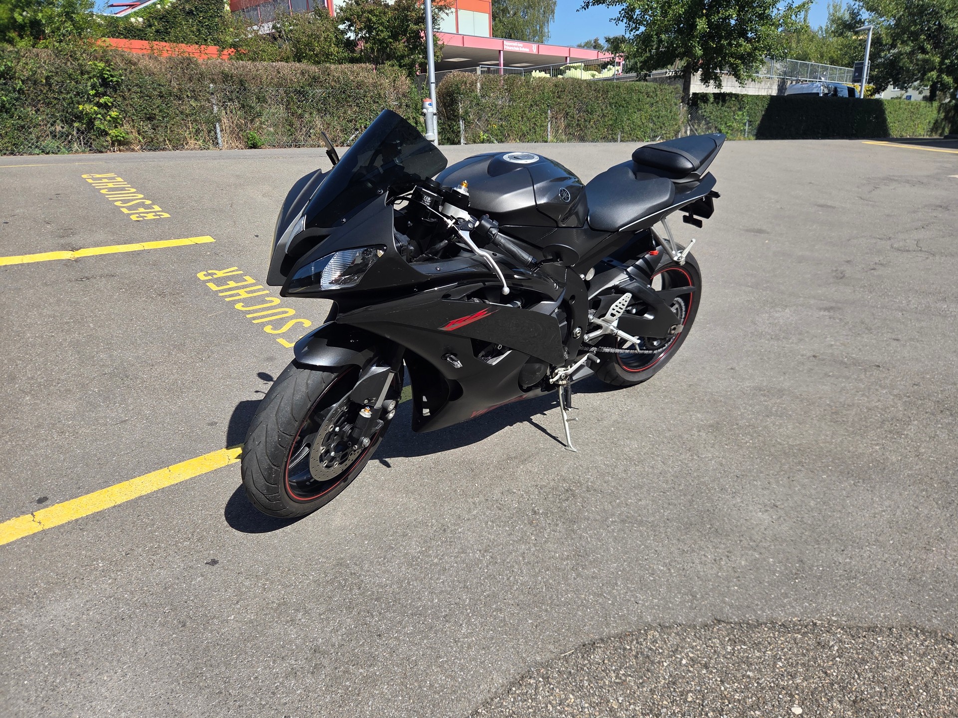 YAMAHA YZF-R6-image-1