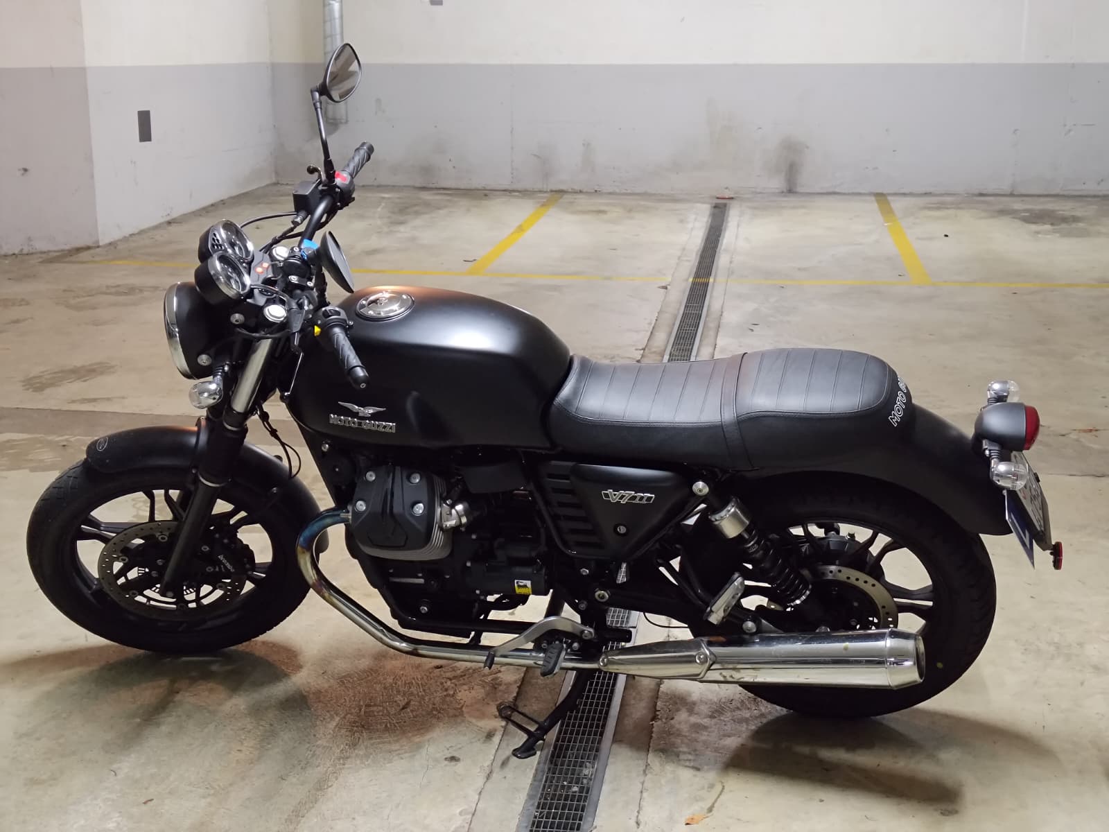 MOTO GUZZI V7 II Stone 750 A-image-7