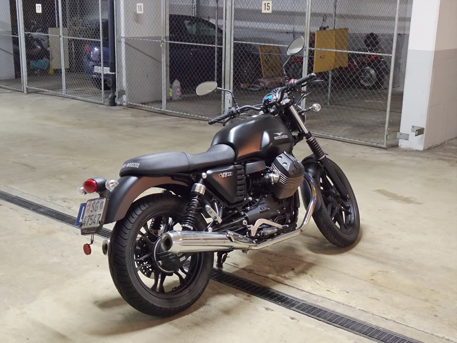 MOTO GUZZI V7 II Stone 750 A-image-4