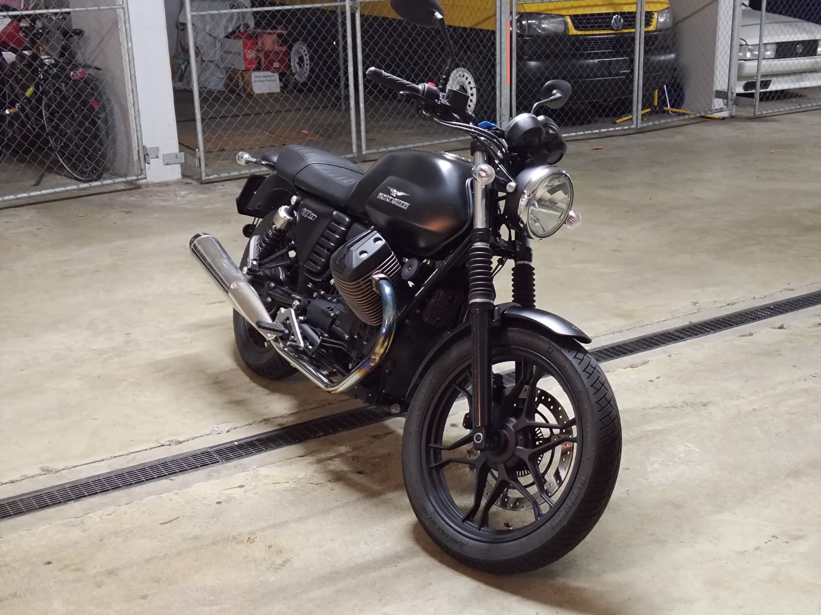 MOTO GUZZI V7 II Stone 750 A-image-2
