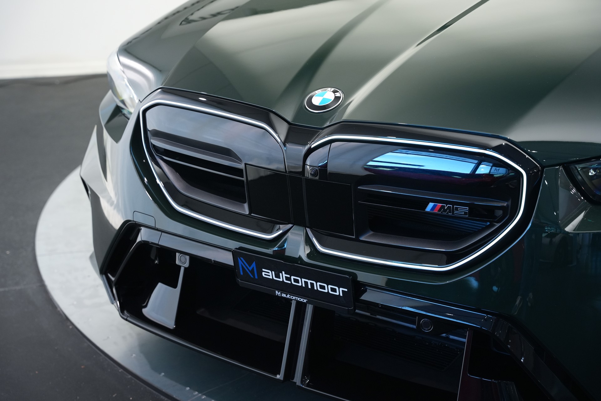 BMW M5 xDrive Touring *Brewster Green* *Keramik* *Pano* *Iconic Glow*-image-58