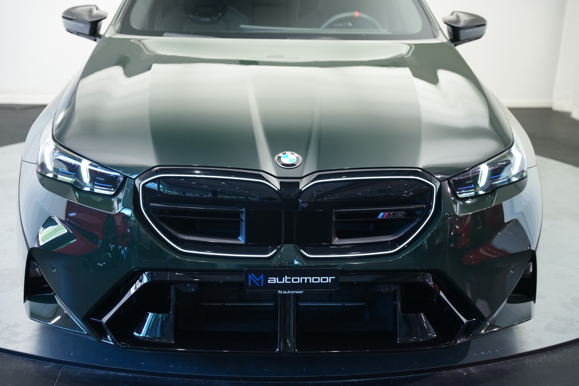 BMW M5 xDrive Touring *Brewster Green* *Keramik* *Pano* *Iconic Glow*-image-60