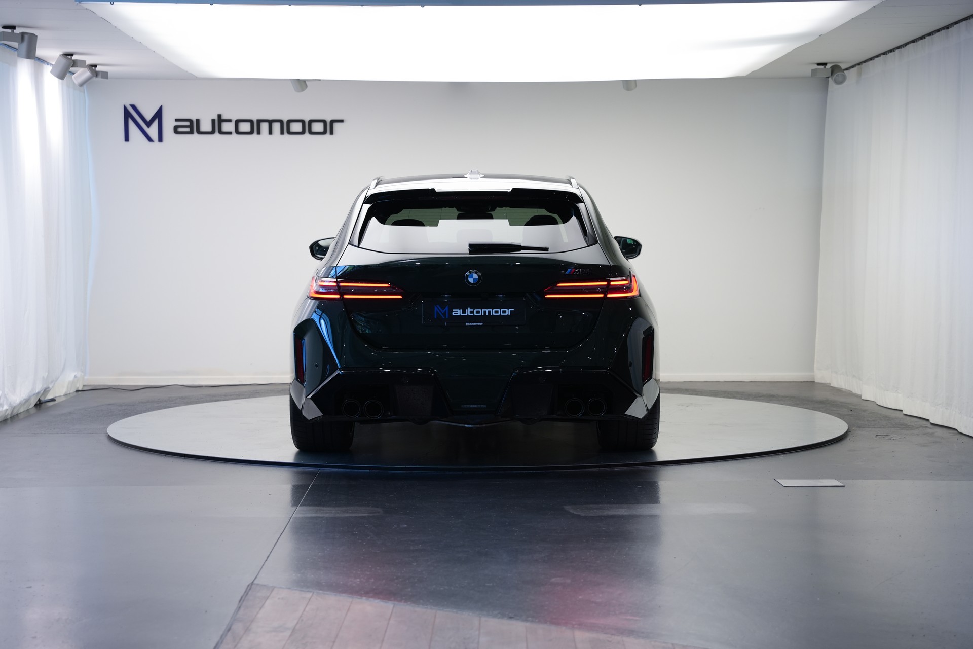 BMW M5 xDrive Touring *Brewster Green* *Keramik* *Pano* *Iconic Glow*-image-5