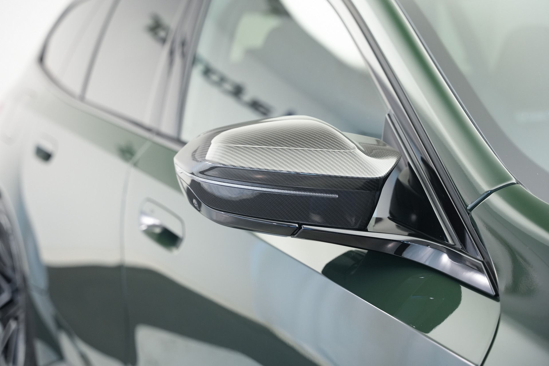 BMW M5 xDrive Touring *Brewster Green* *Keramik* *Pano* *Iconic Glow*-image-62