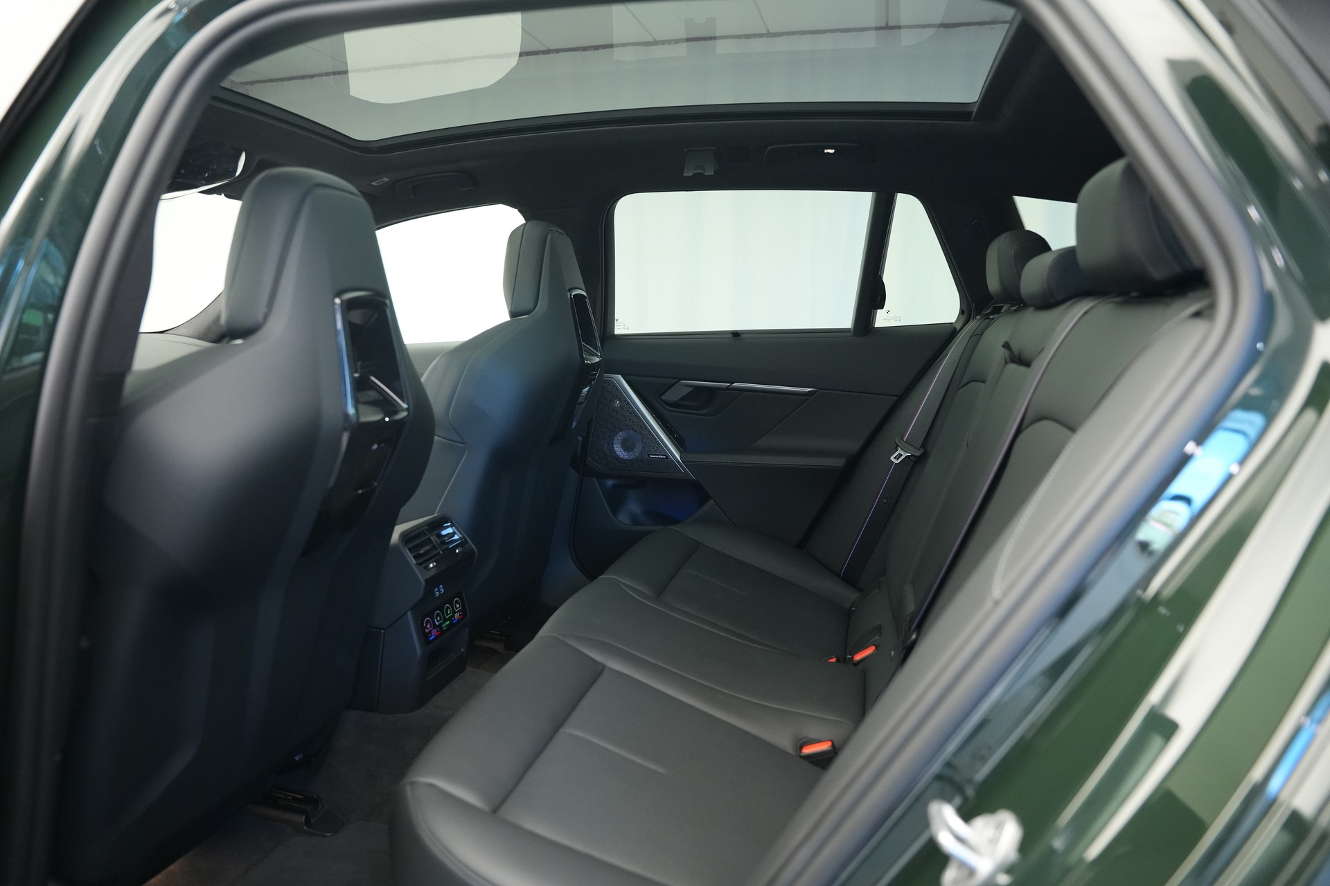 BMW M5 xDrive Touring *Brewster Green* *Keramik* *Pano* *Iconic Glow*-image-15