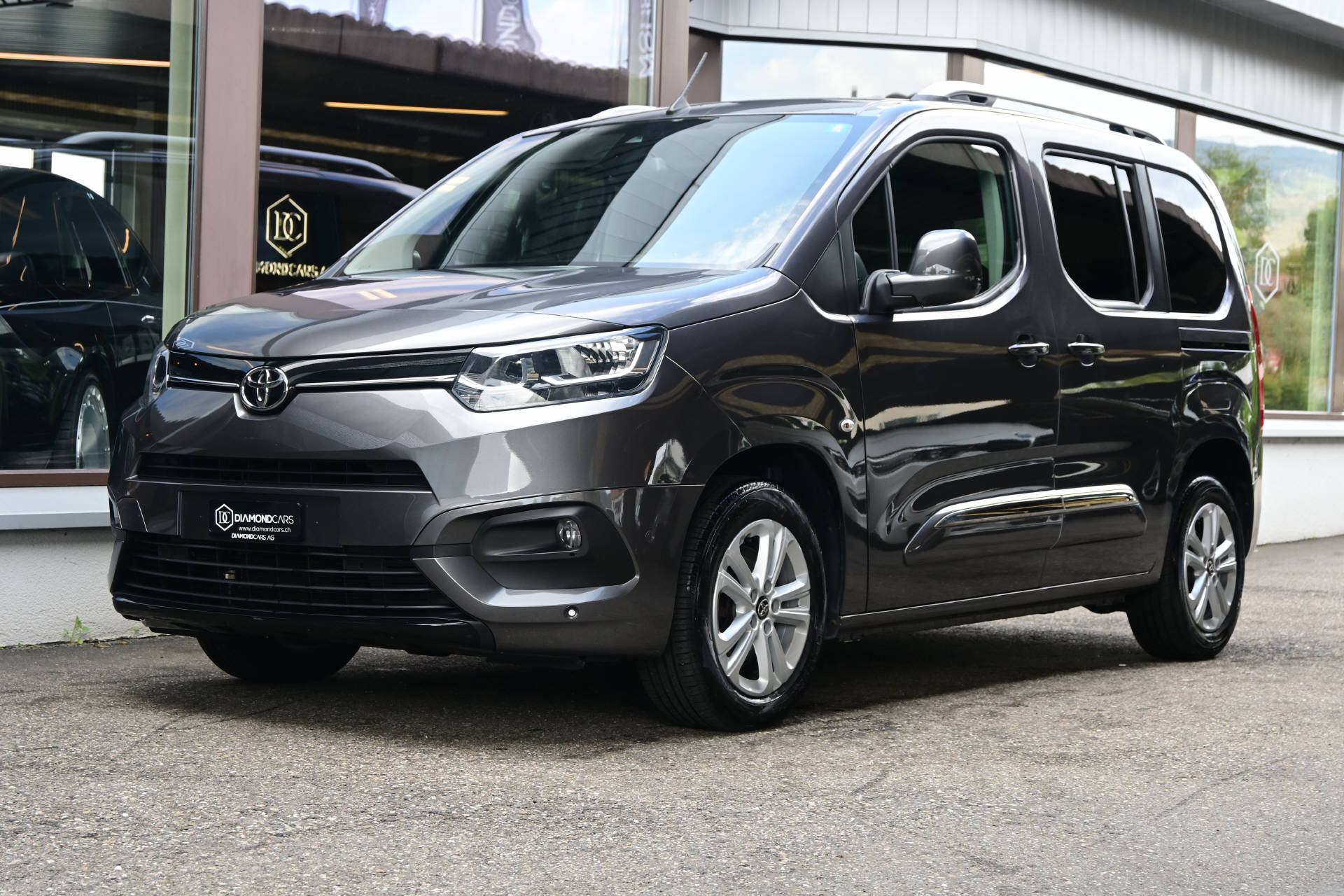 TOYOTA Proace City Verso L1 1.5 HDi Trend *7Plätzer*AHK*Werksgarantie bis 08/30*