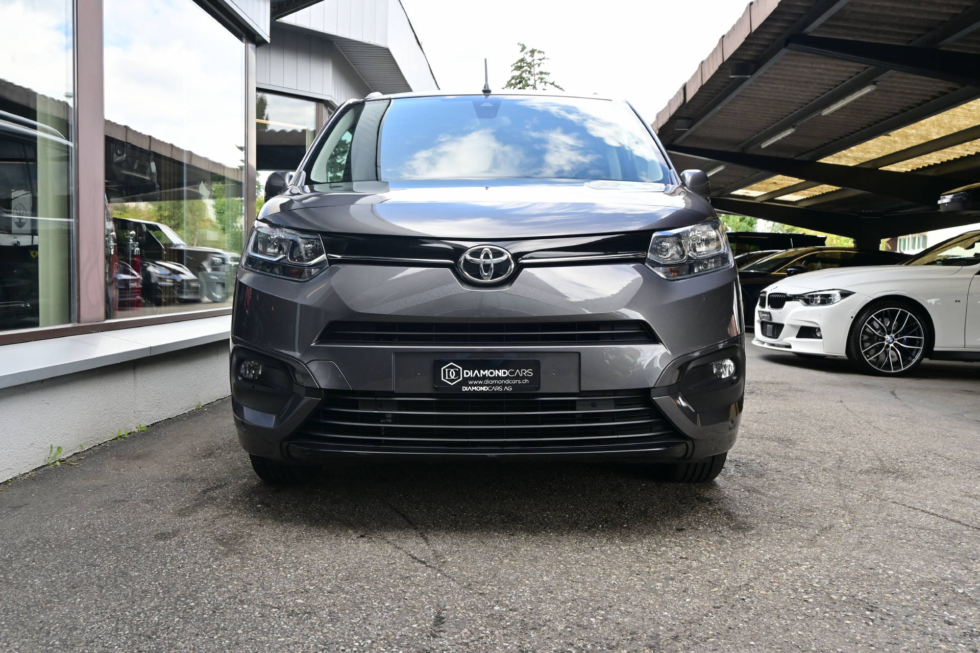 TOYOTA Proace City Verso L1 1.5 HDi Trend *7Plätzer*AHK*Werksgarantie bis 08/30*-showroom-element-1