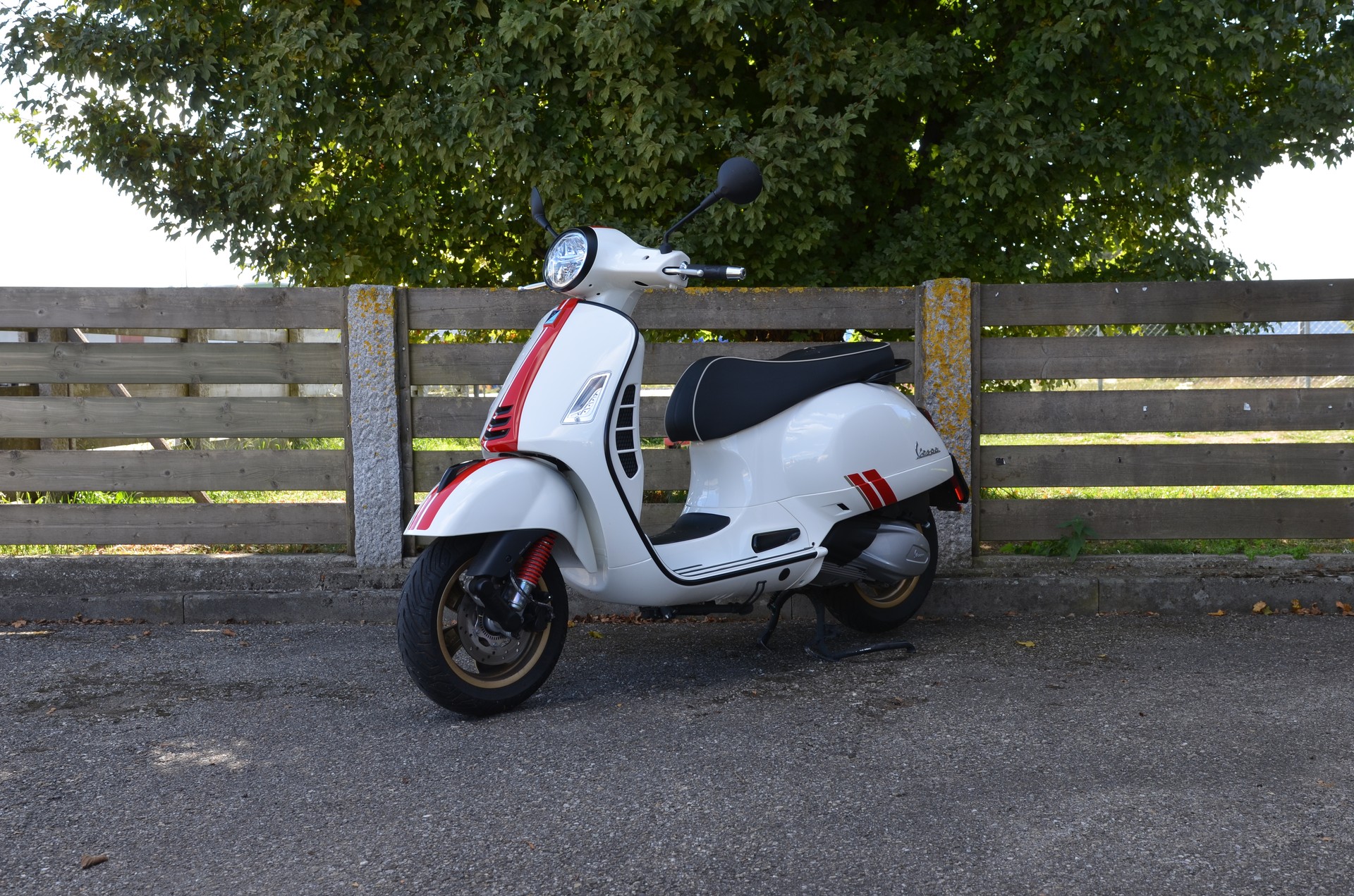 PIAGGIO Vespa GTS 300 Racing Sixties ABS-image-1