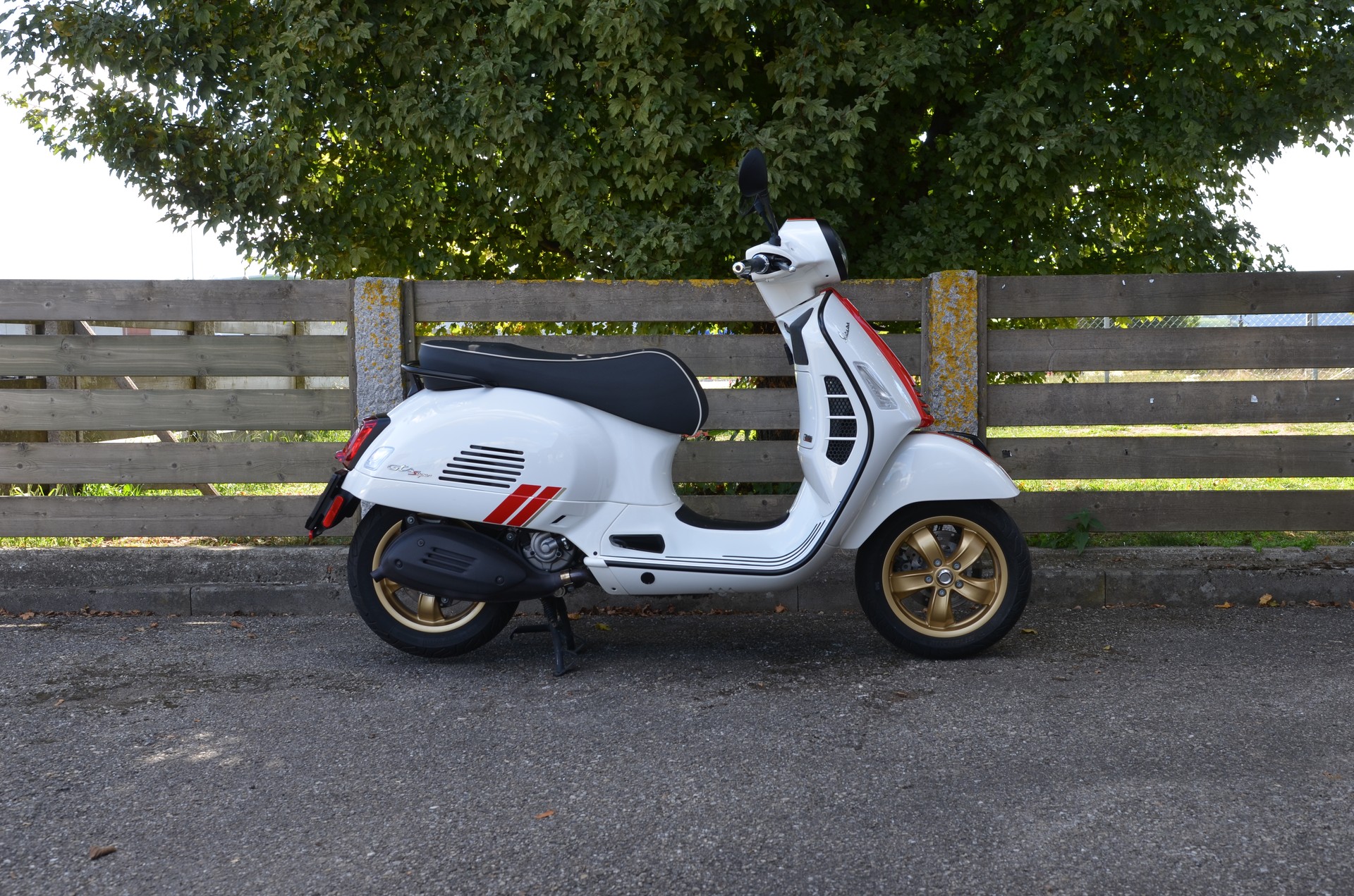 PIAGGIO Vespa GTS 300 Racing Sixties ABS-image-0