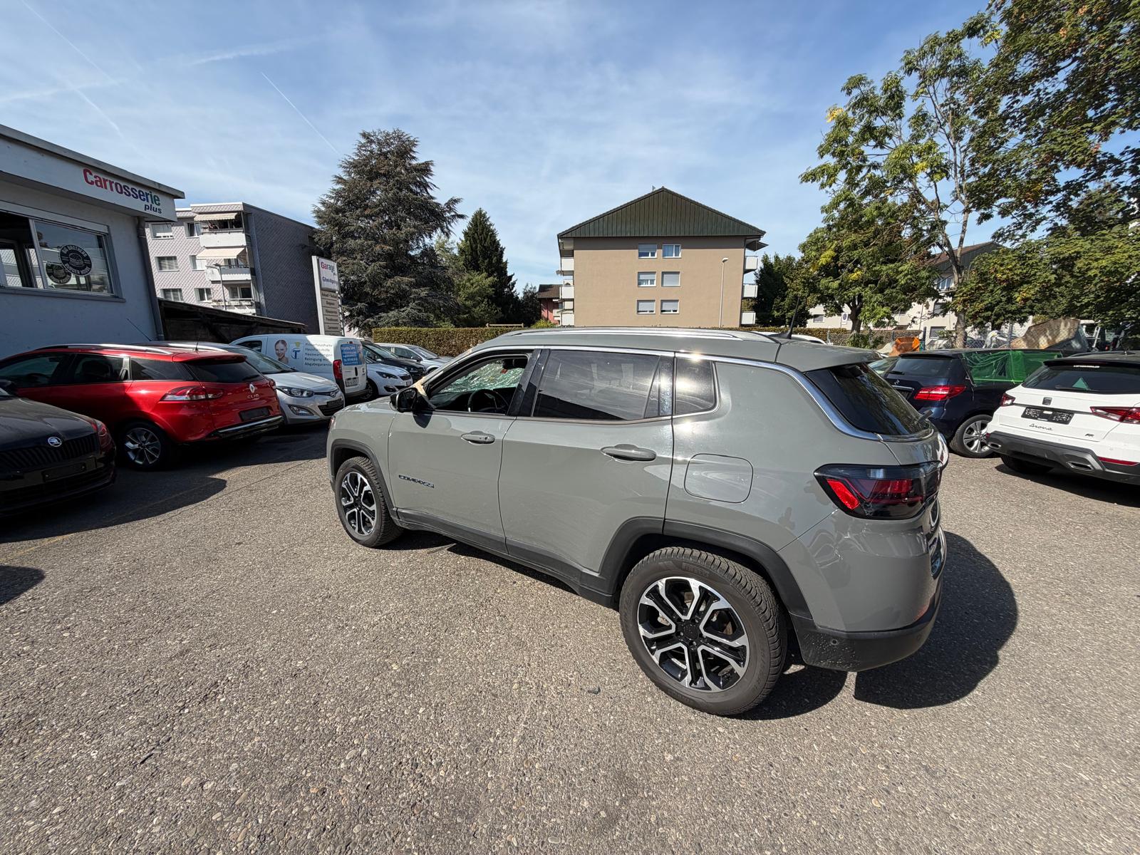 JEEP Compass 1.3 T PHEV Limited AWD-showroom-element-3