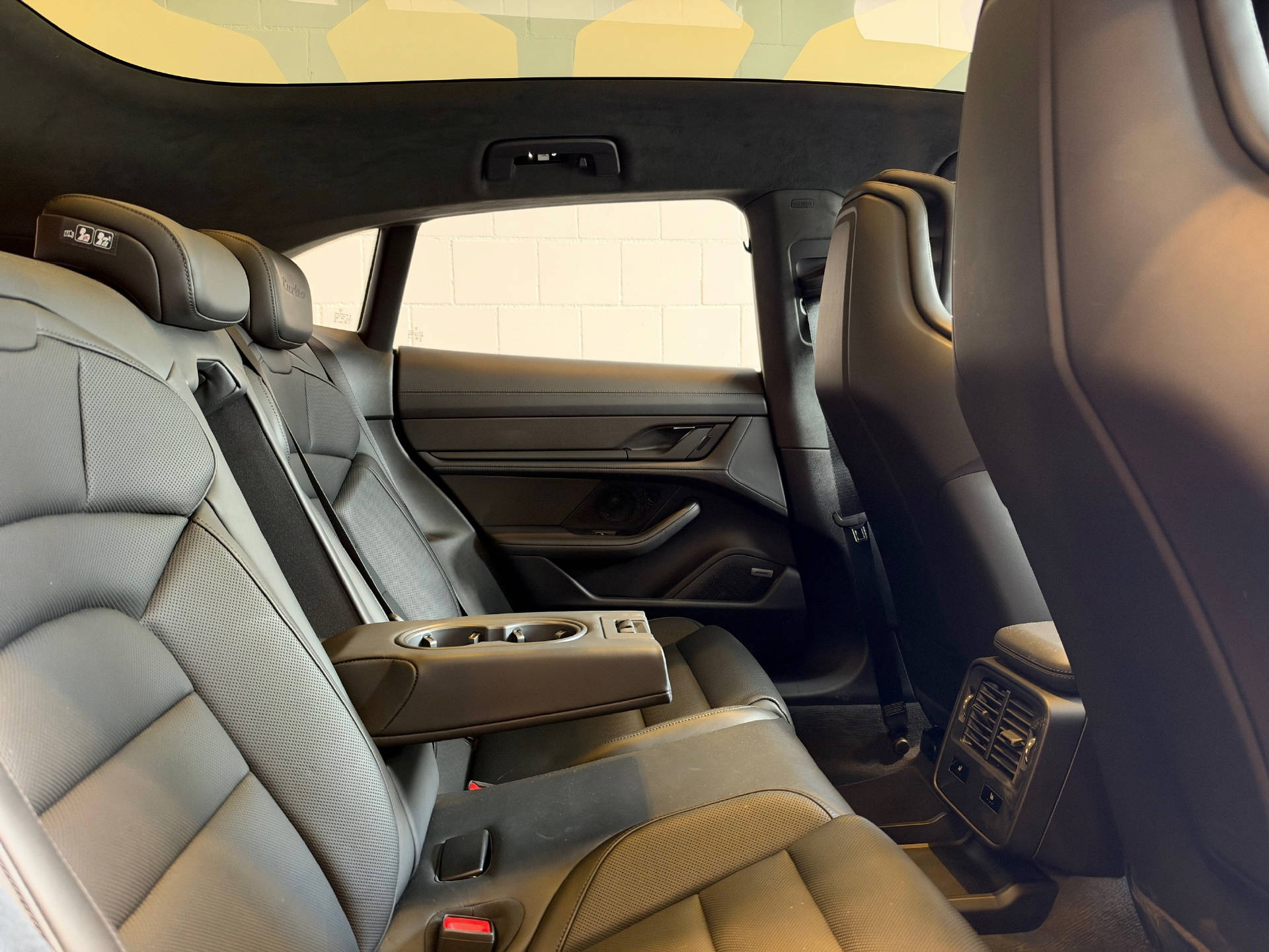 PORSCHE Taycan Cross Turismo Turbo-image-13