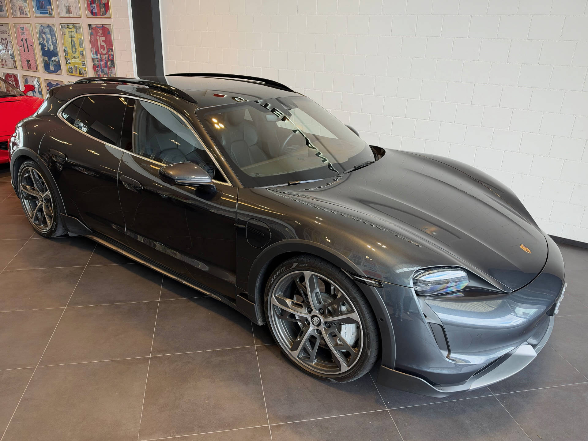 PORSCHE Taycan Cross Turismo Turbo-showroom-element-2