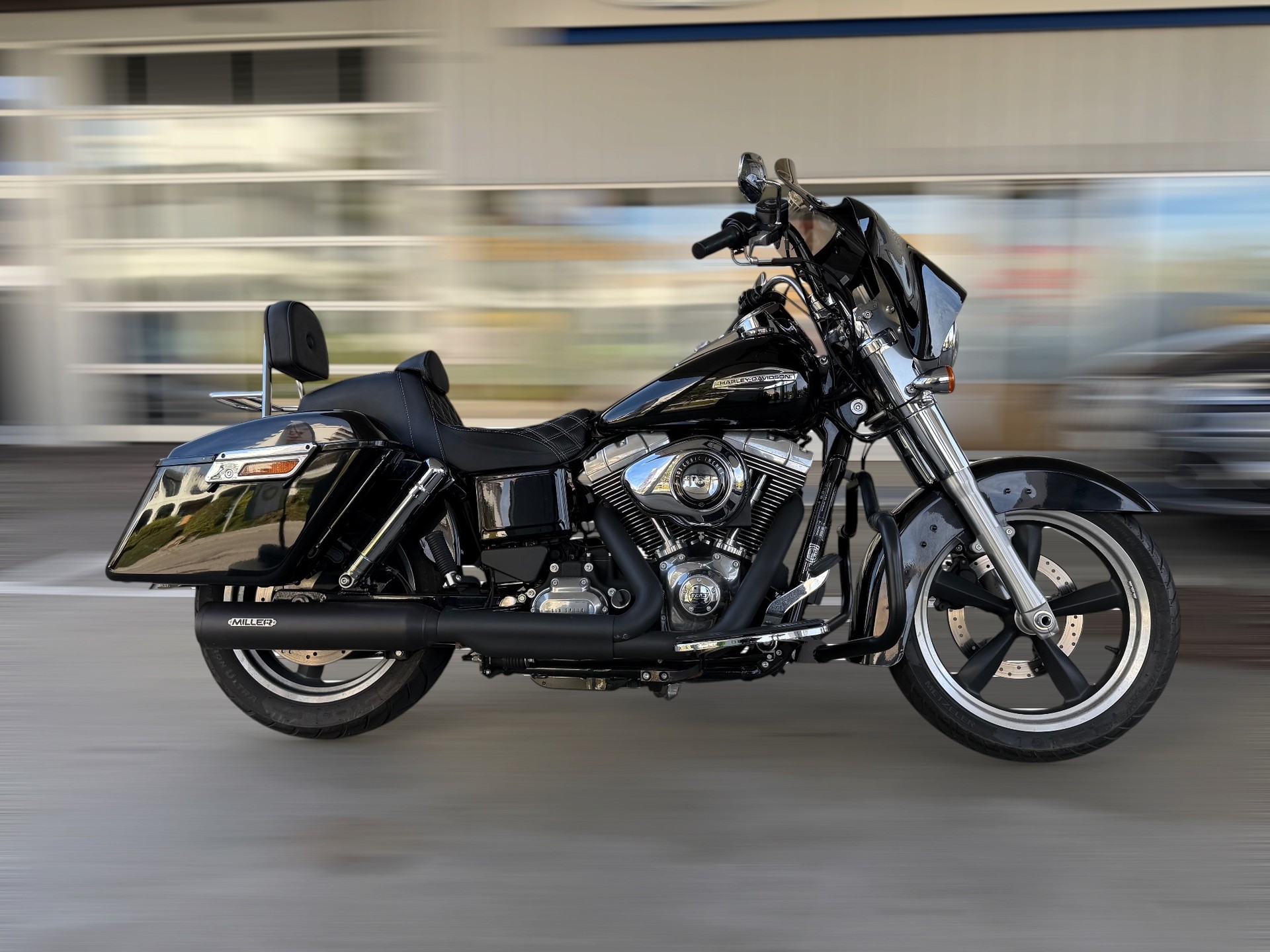 HARLEY-DAVIDSON FLD Dyna Switchback ABS-image-12