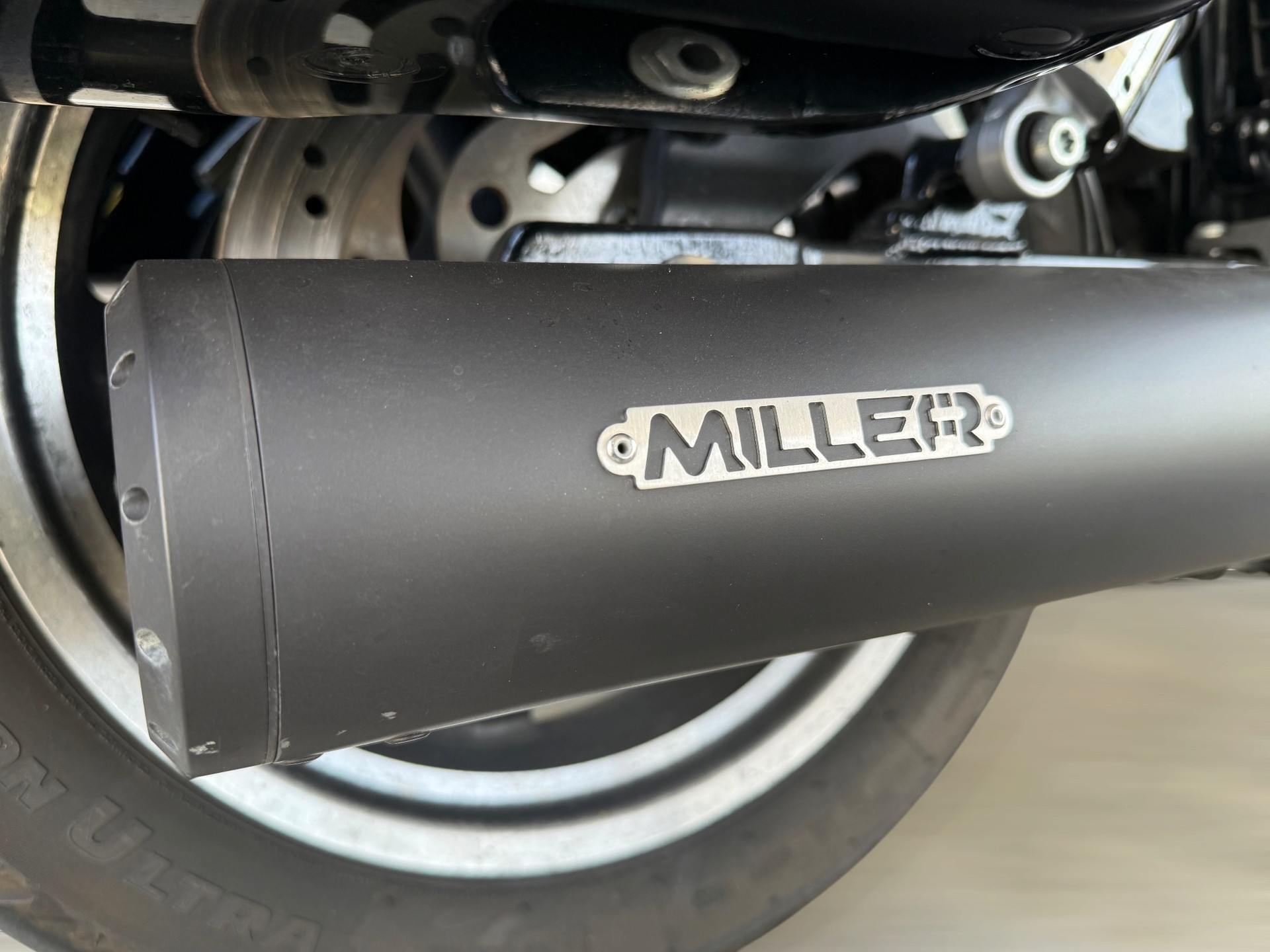 HARLEY-DAVIDSON FLD Dyna Switchback ABS-image-3