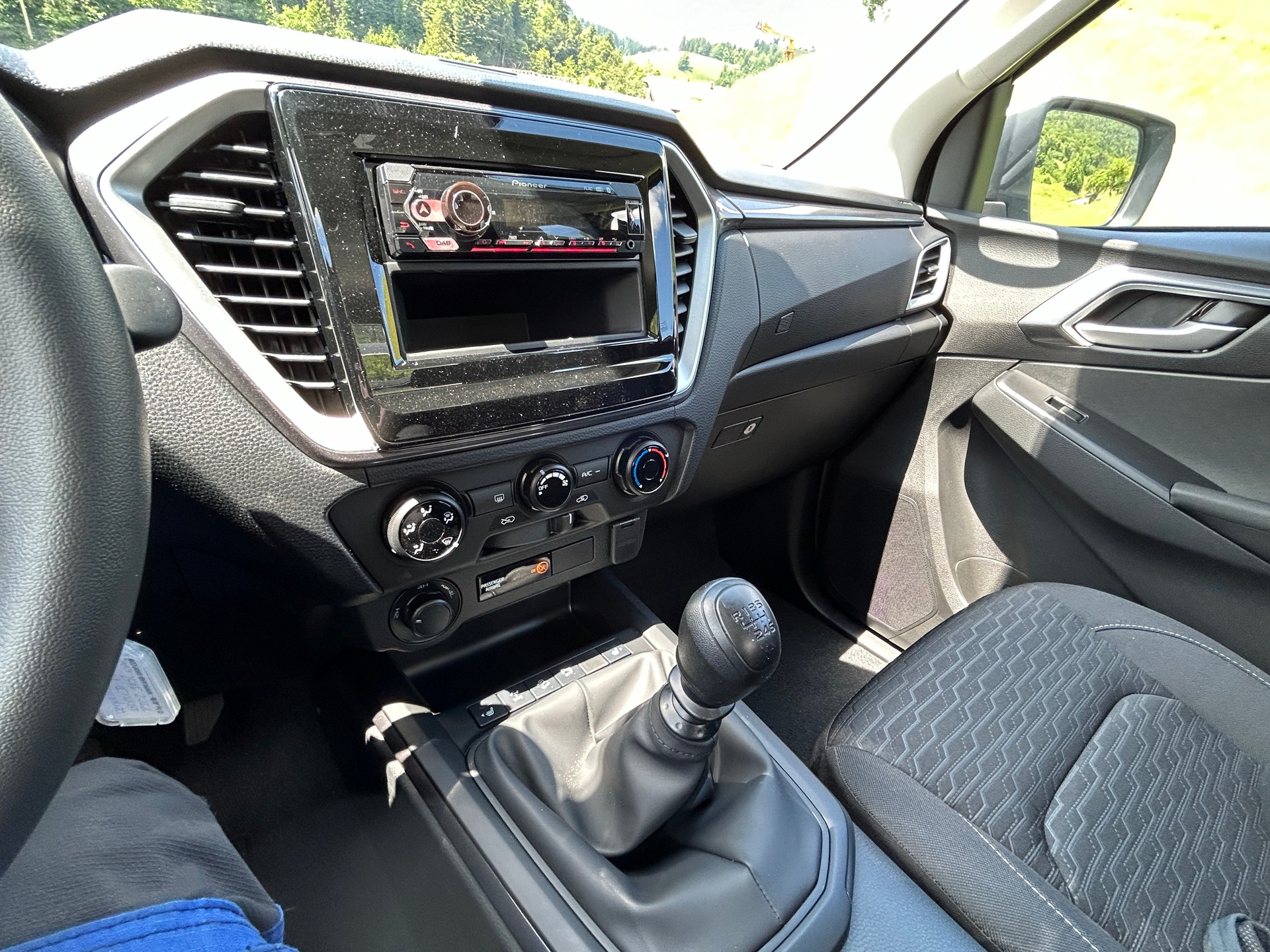 ISUZU D-MAX 1.9 SpaceCab N60BB 4x4-image-12