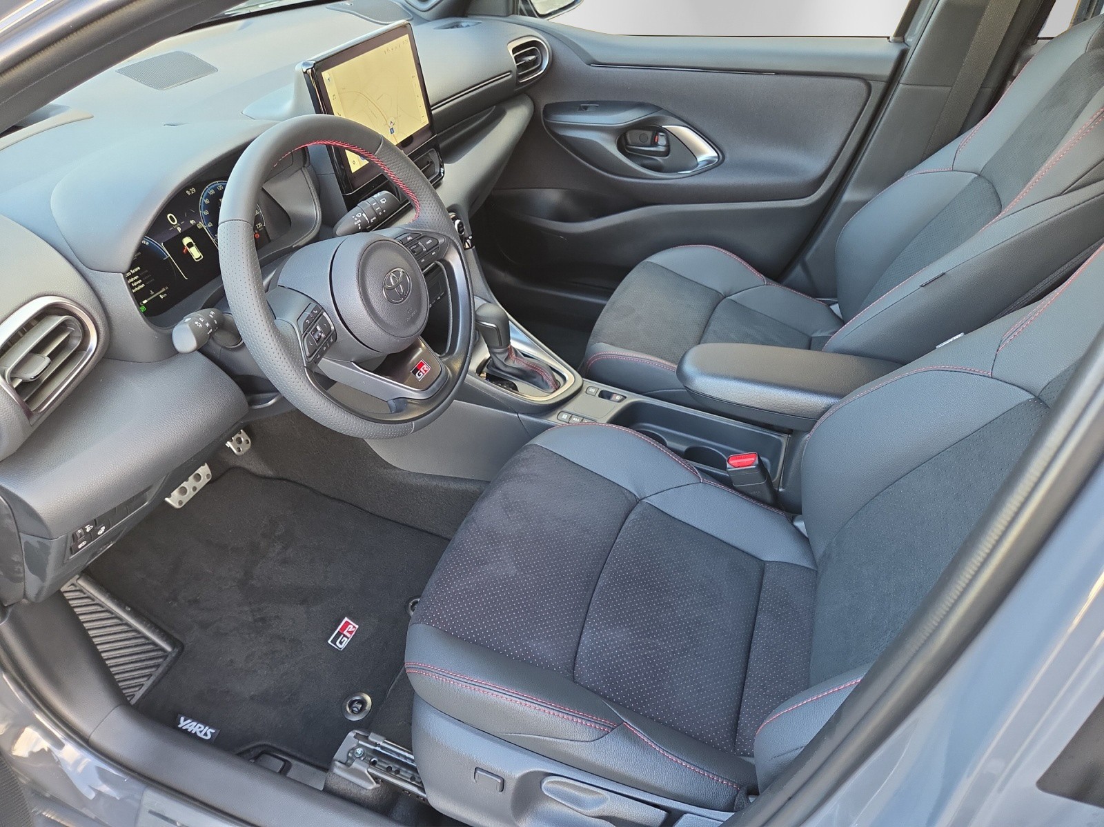 TOYOTA Yaris 1.5 GR Sport e-CVT-image-11