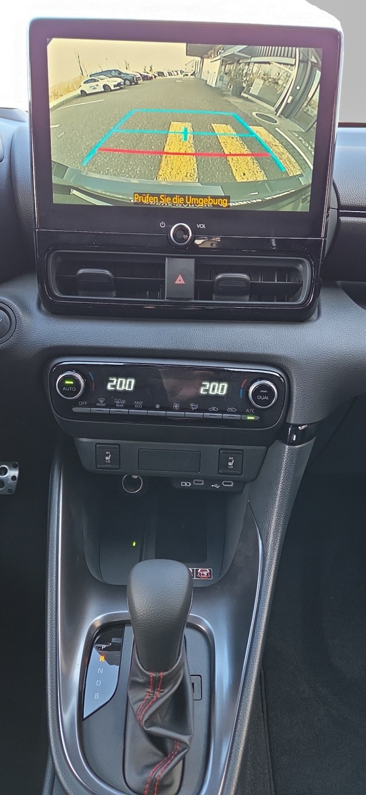 TOYOTA Yaris 1.5 GR Sport e-CVT-image-14