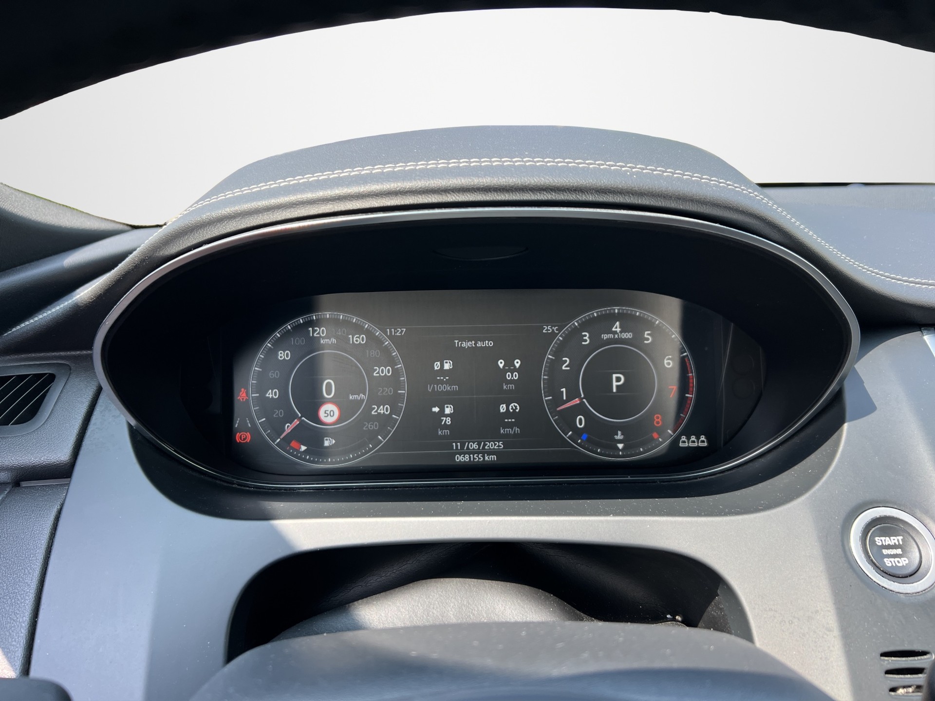 JAGUAR E-Pace P250 R-Dyn. SE AWD-image-13
