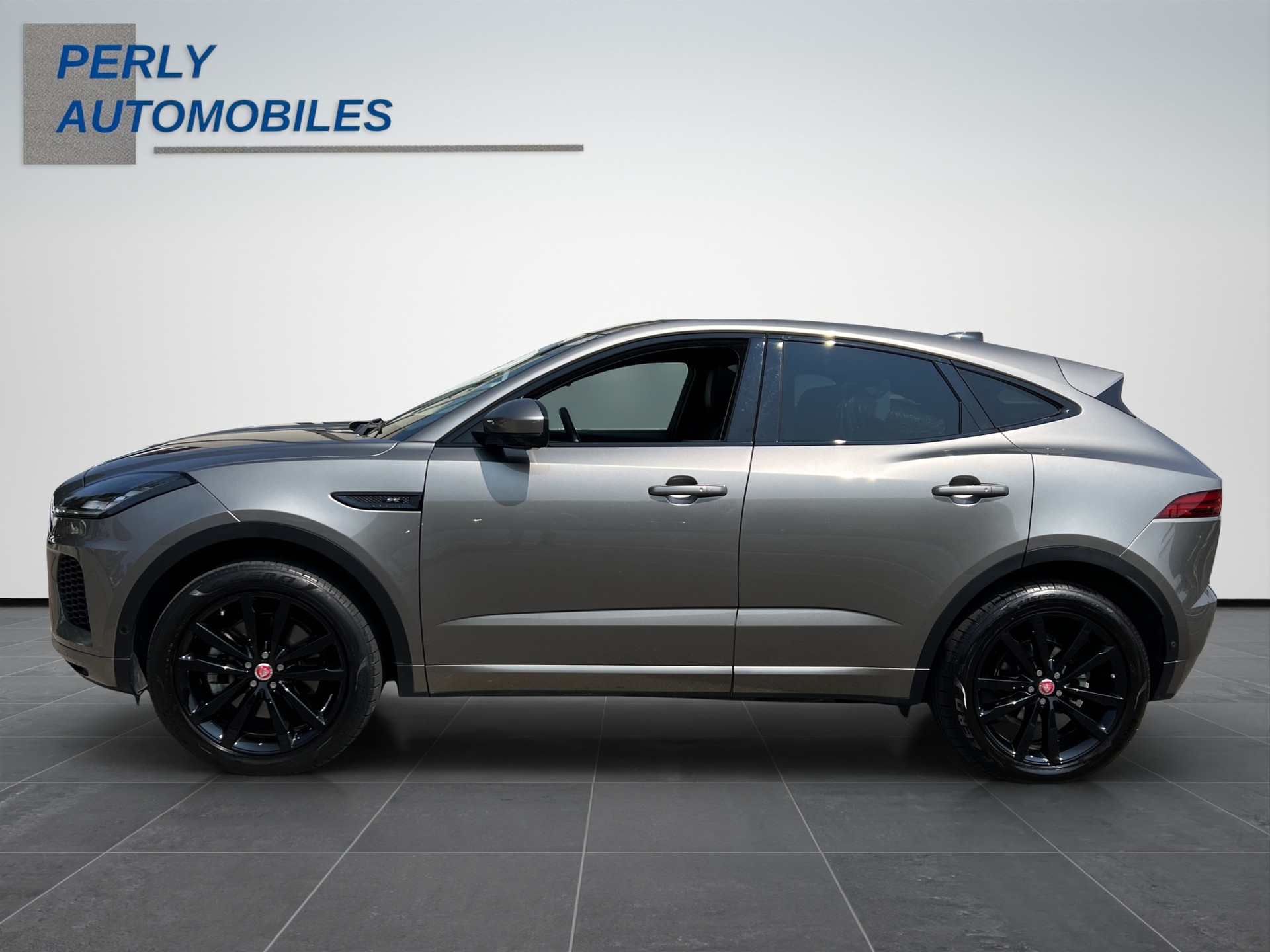 JAGUAR E-Pace P250 R-Dyn. SE AWD-showroom-element-2