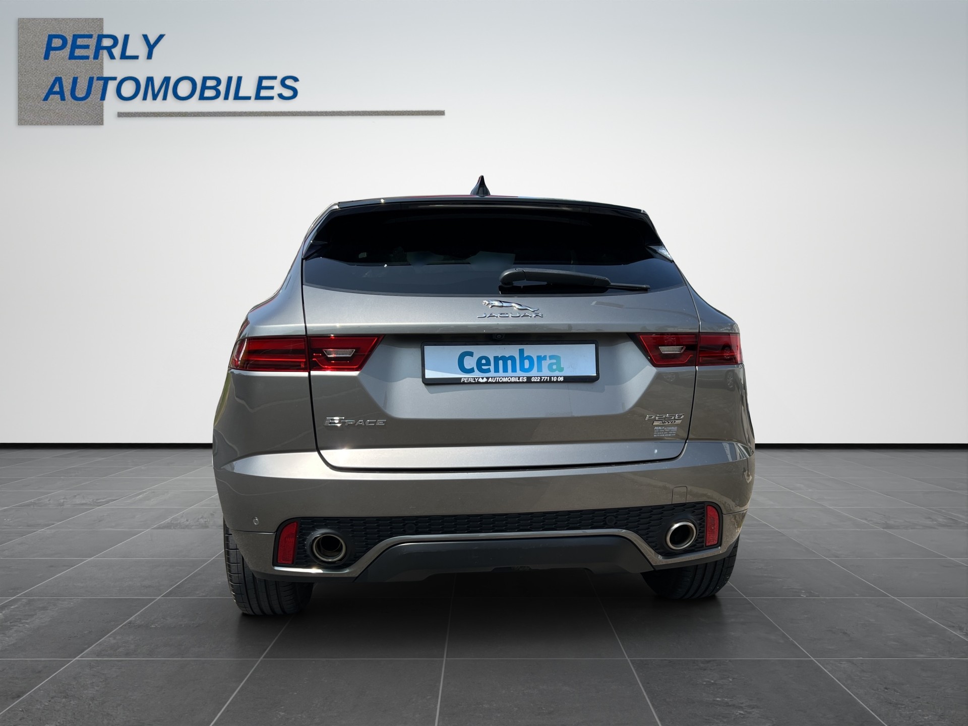 JAGUAR E-Pace P250 R-Dyn. SE AWD-image-4