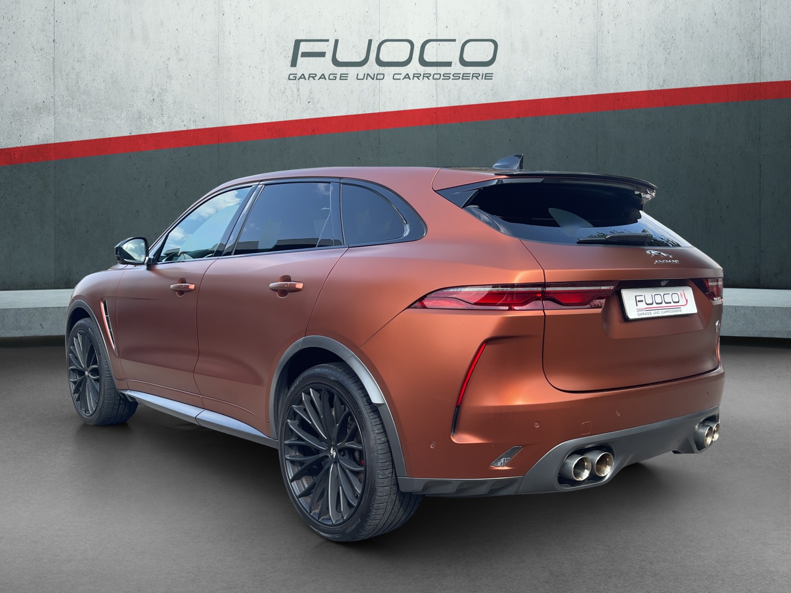 JAGUAR F-Pace 5.0 V8 SVR AWD Automatik-image-4