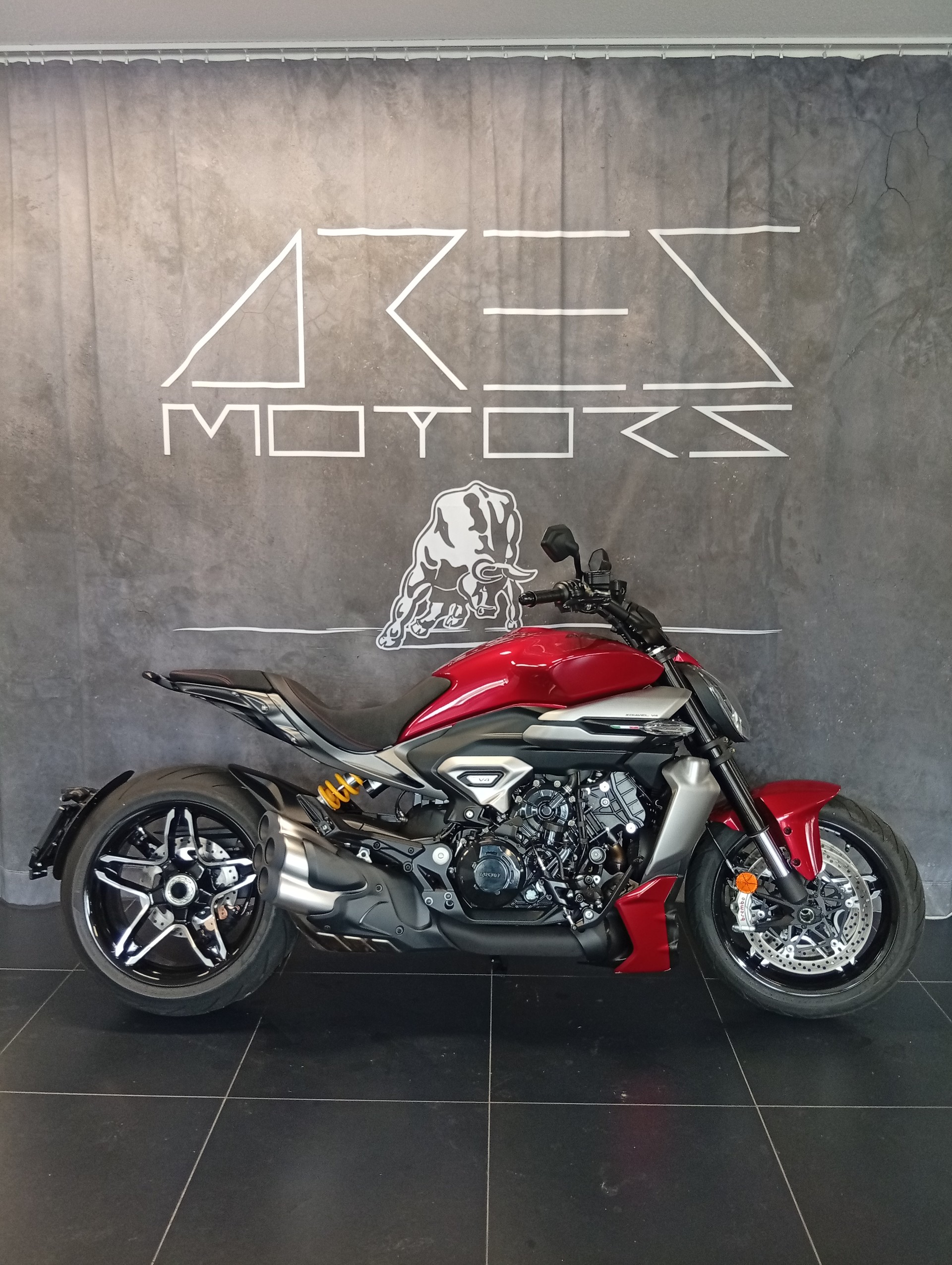 DUCATI X Diavel V4-image-0