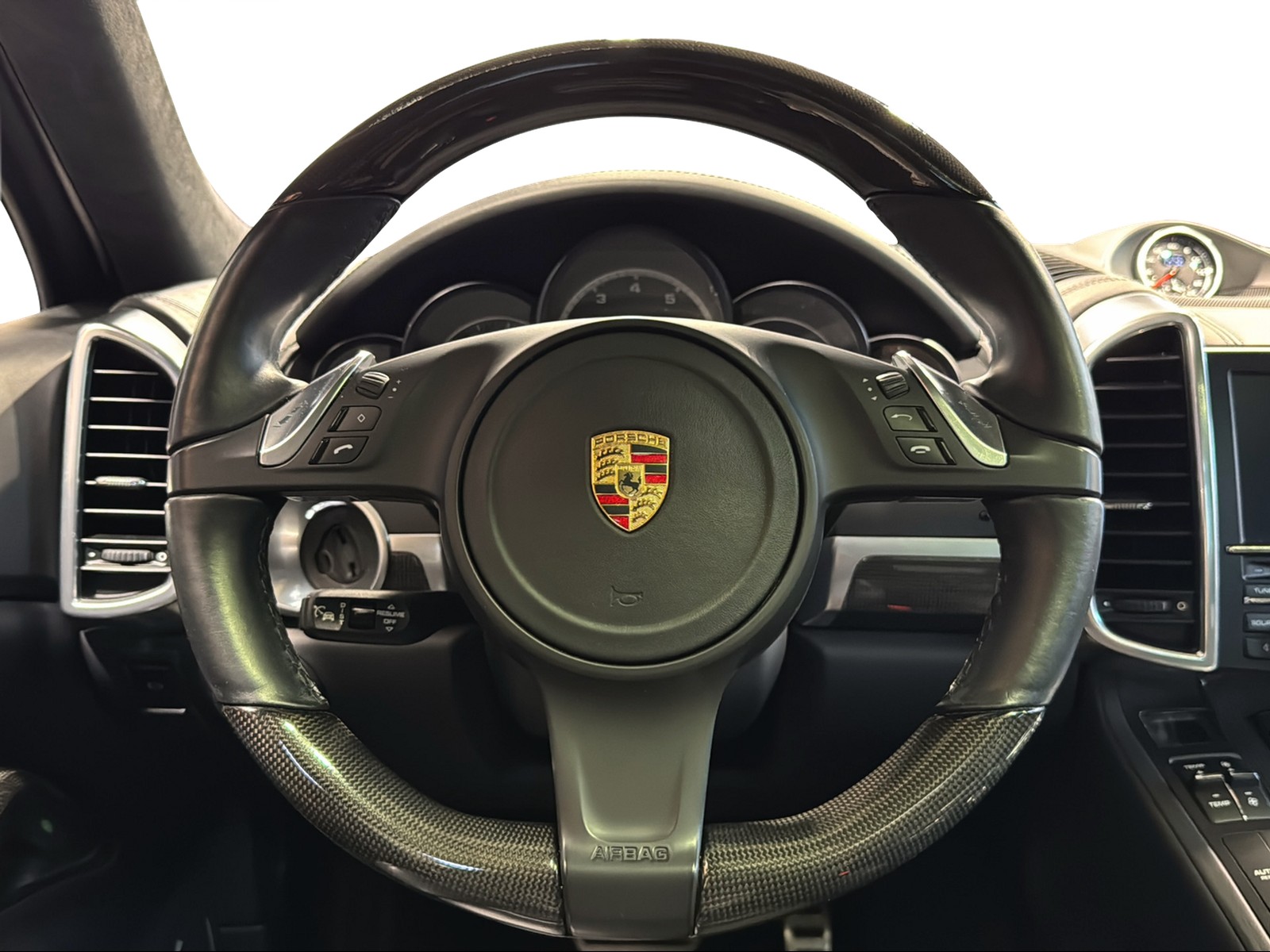PORSCHE Cayenne Turbo S-image-18