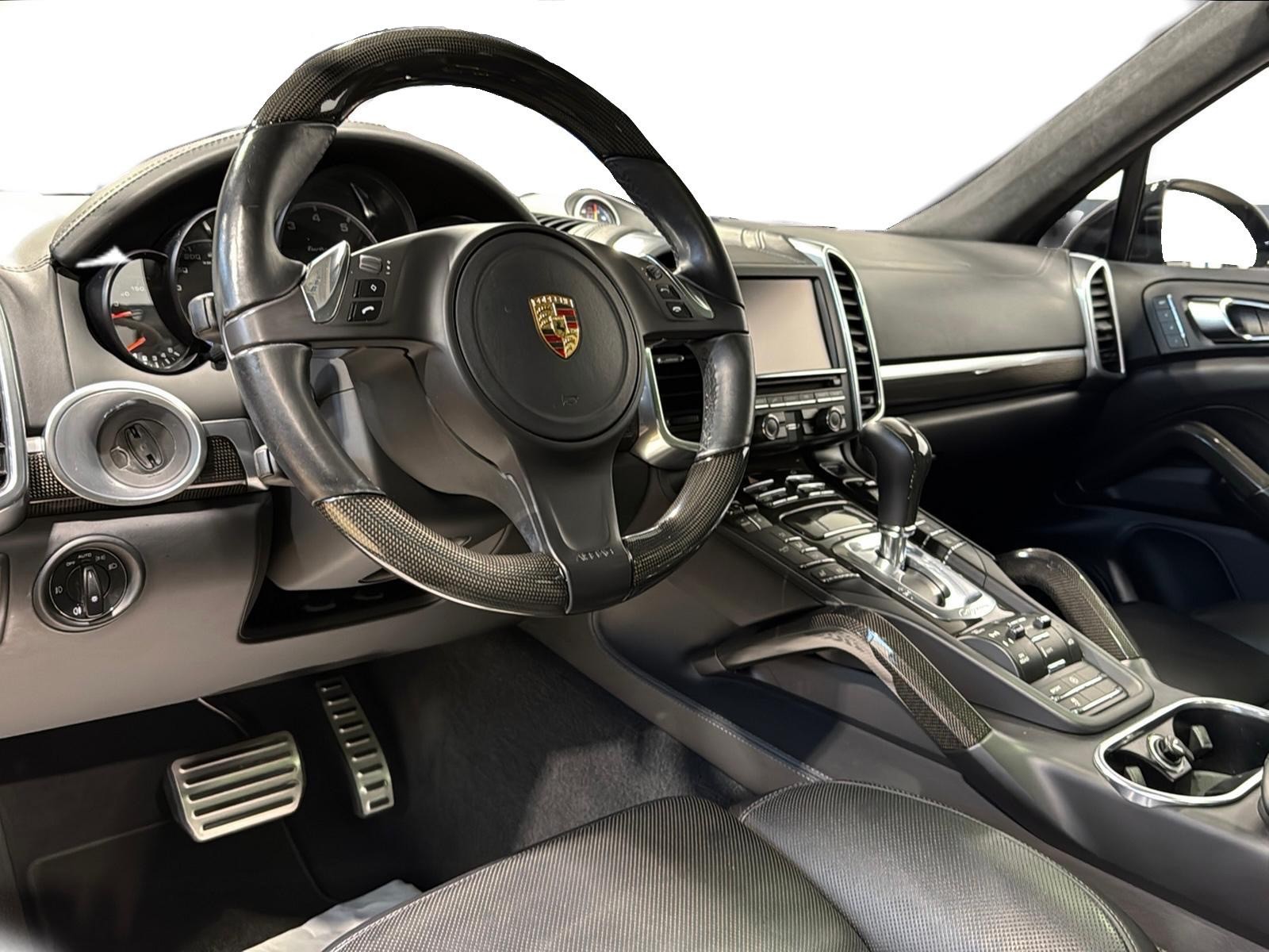 PORSCHE Cayenne Turbo S-image-1