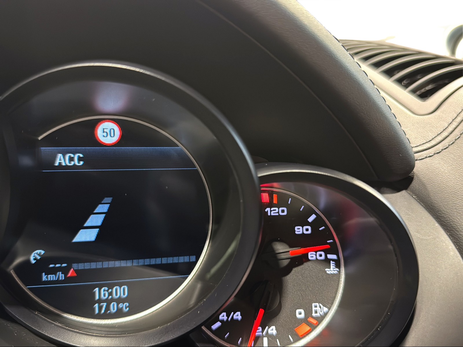 PORSCHE Cayenne Turbo S-image-21