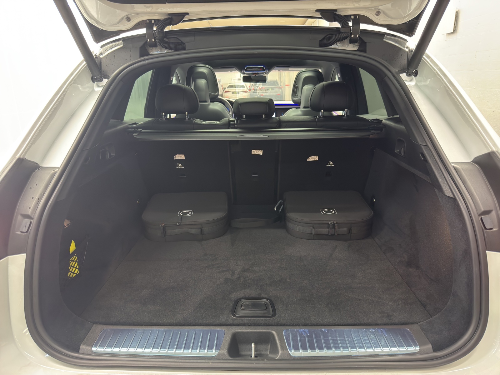 MERCEDES-BENZ EQE 500 Excellence AMG Line-image-10