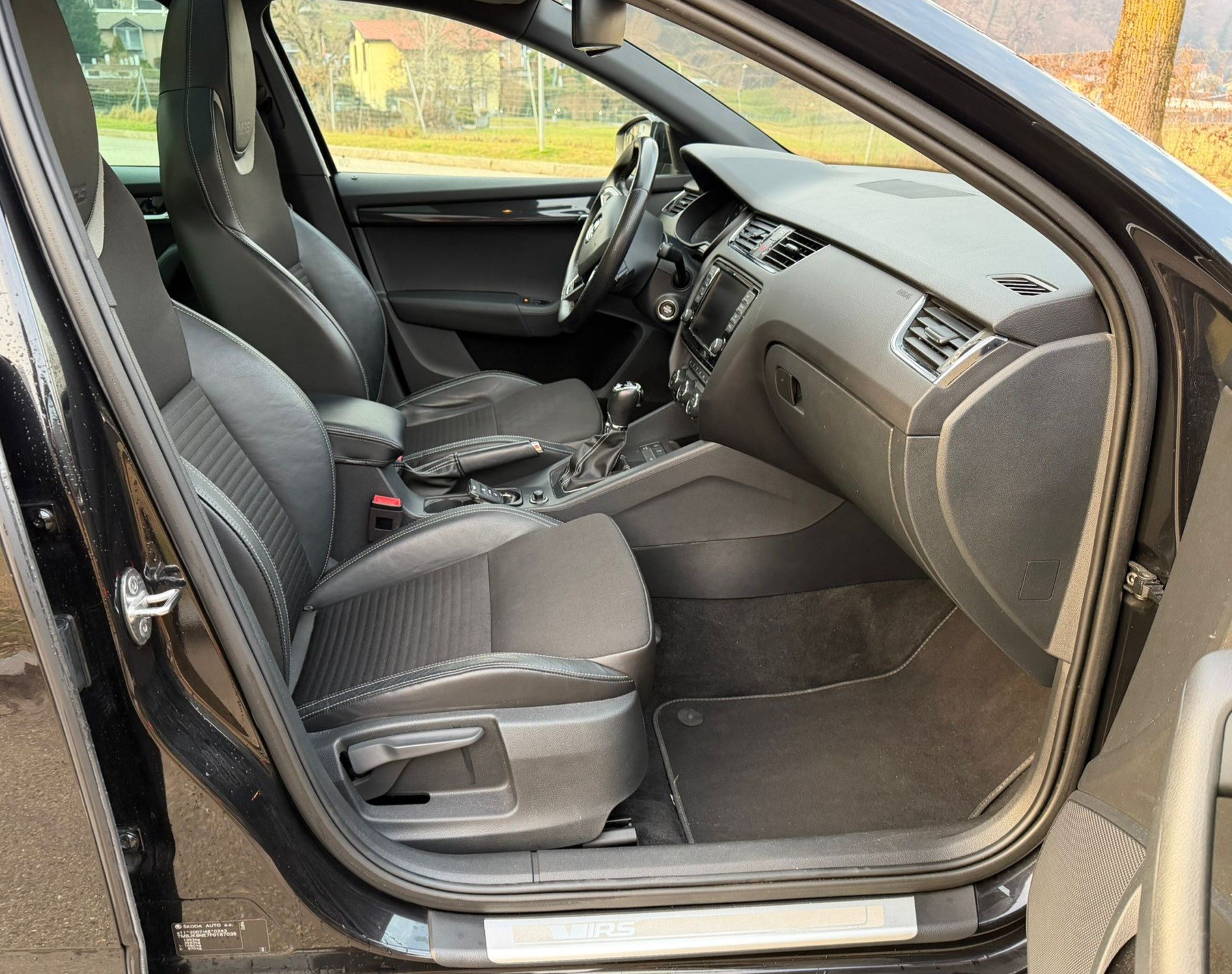 SKODA Octavia Combi 2.0 TDI RS DSG-image-10