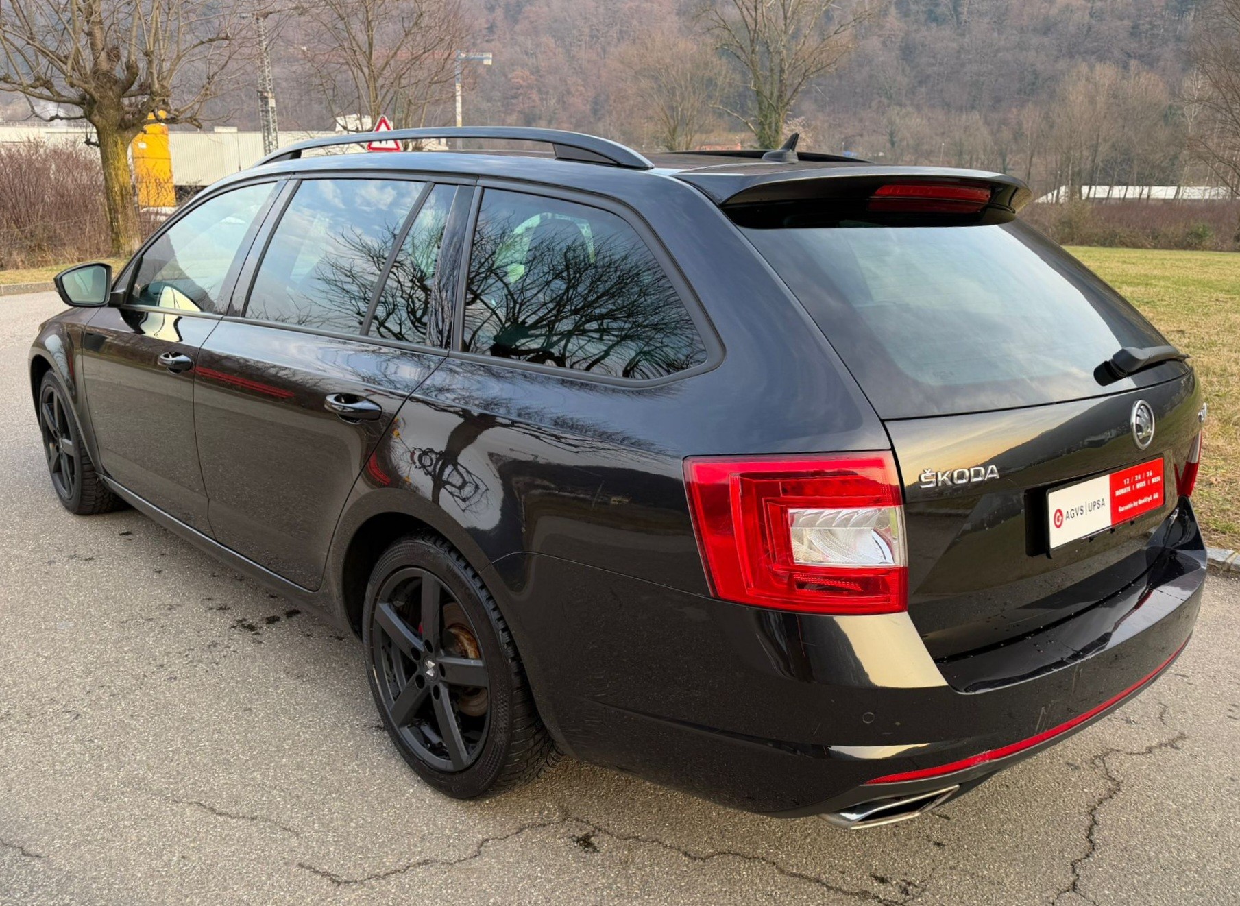 SKODA Octavia Combi 2.0 TDI RS DSG-image-3
