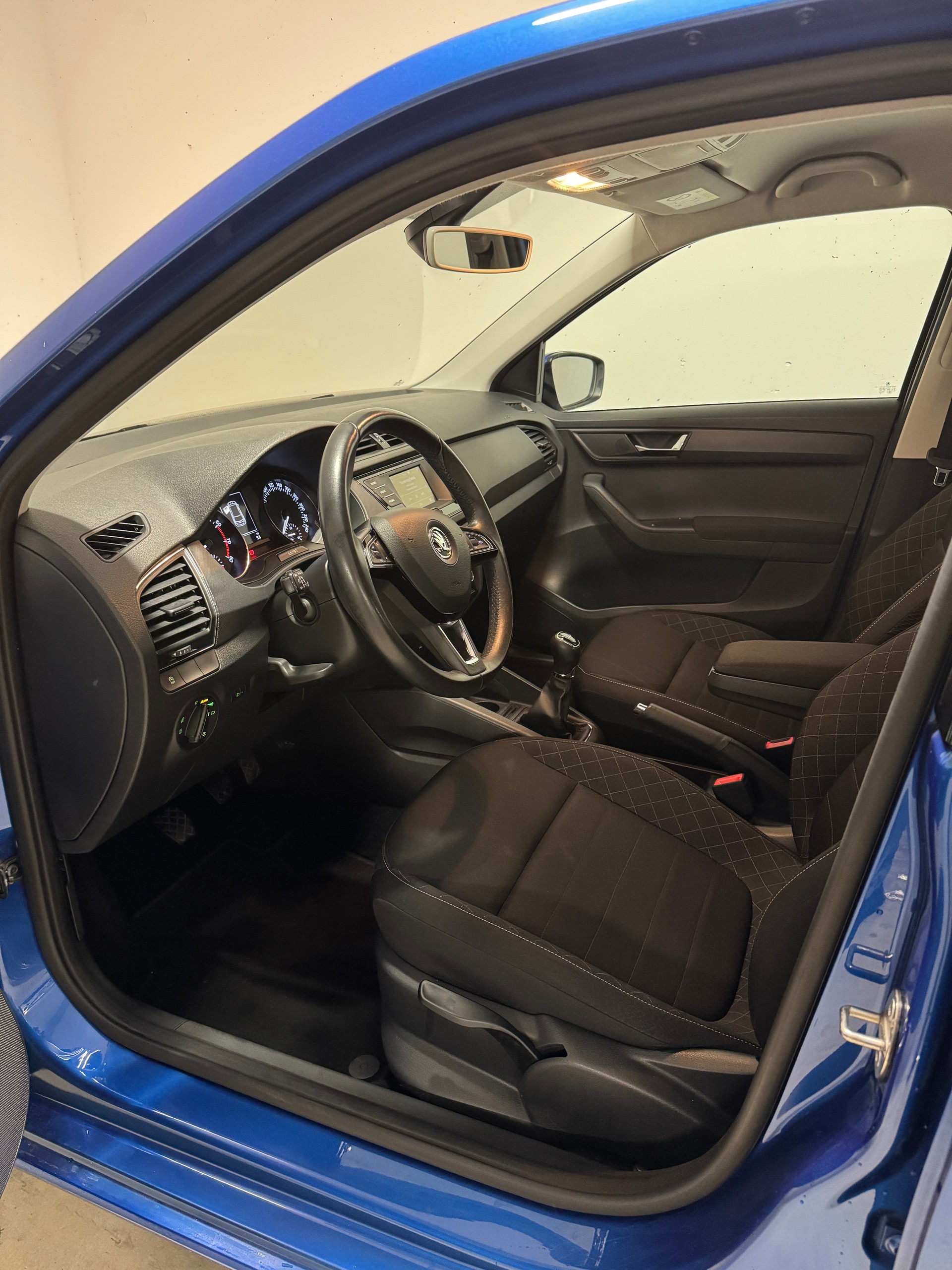 SKODA Fabia 1.2 TSI Ambition-image-6
