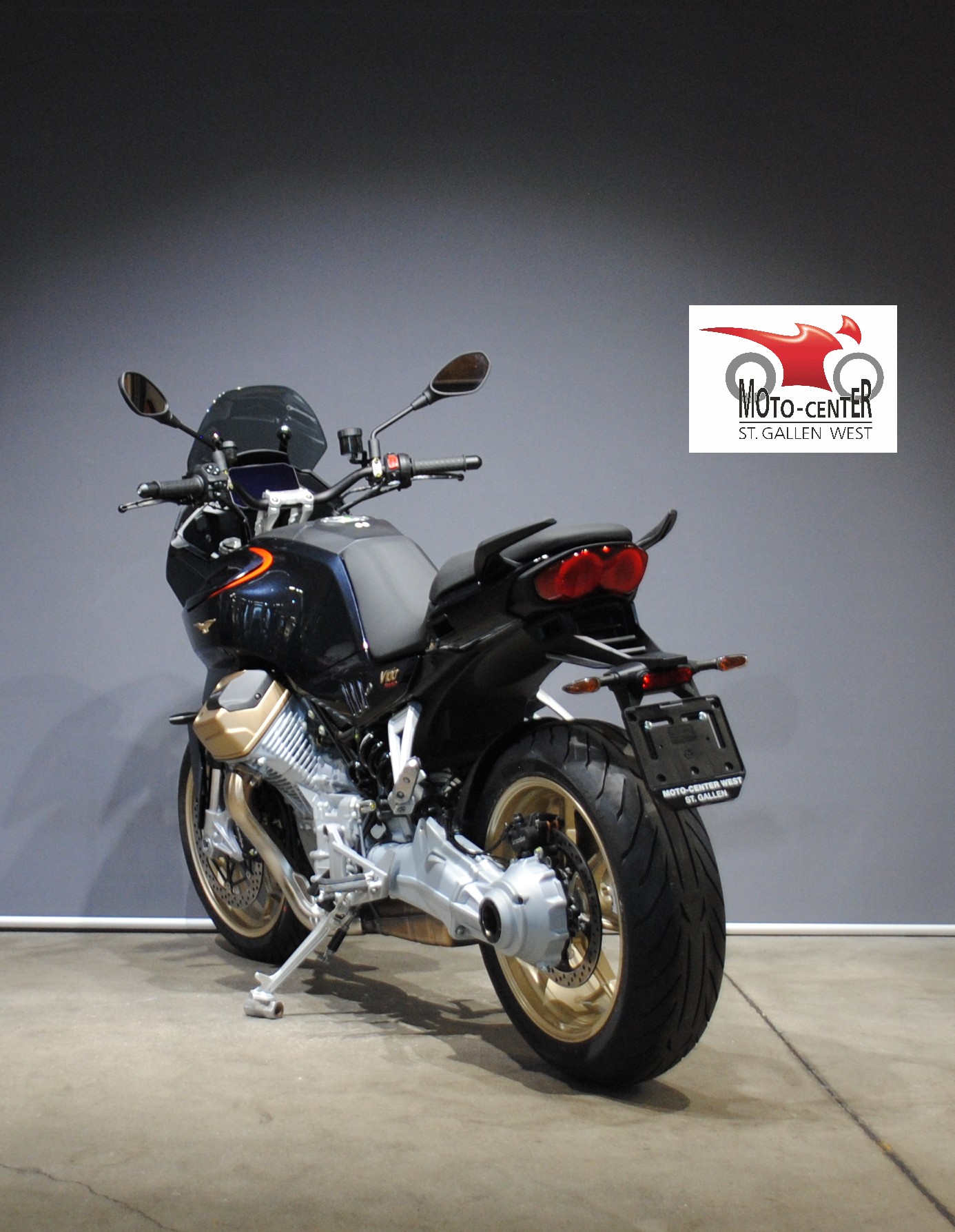MOTO GUZZI V100 Mandello-image-3