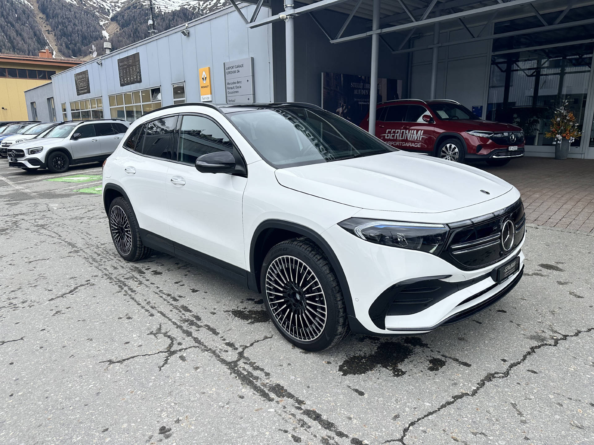 MERCEDES-BENZ EQA 350 Swiss Star AMG Line 4matic-showroom-element-3