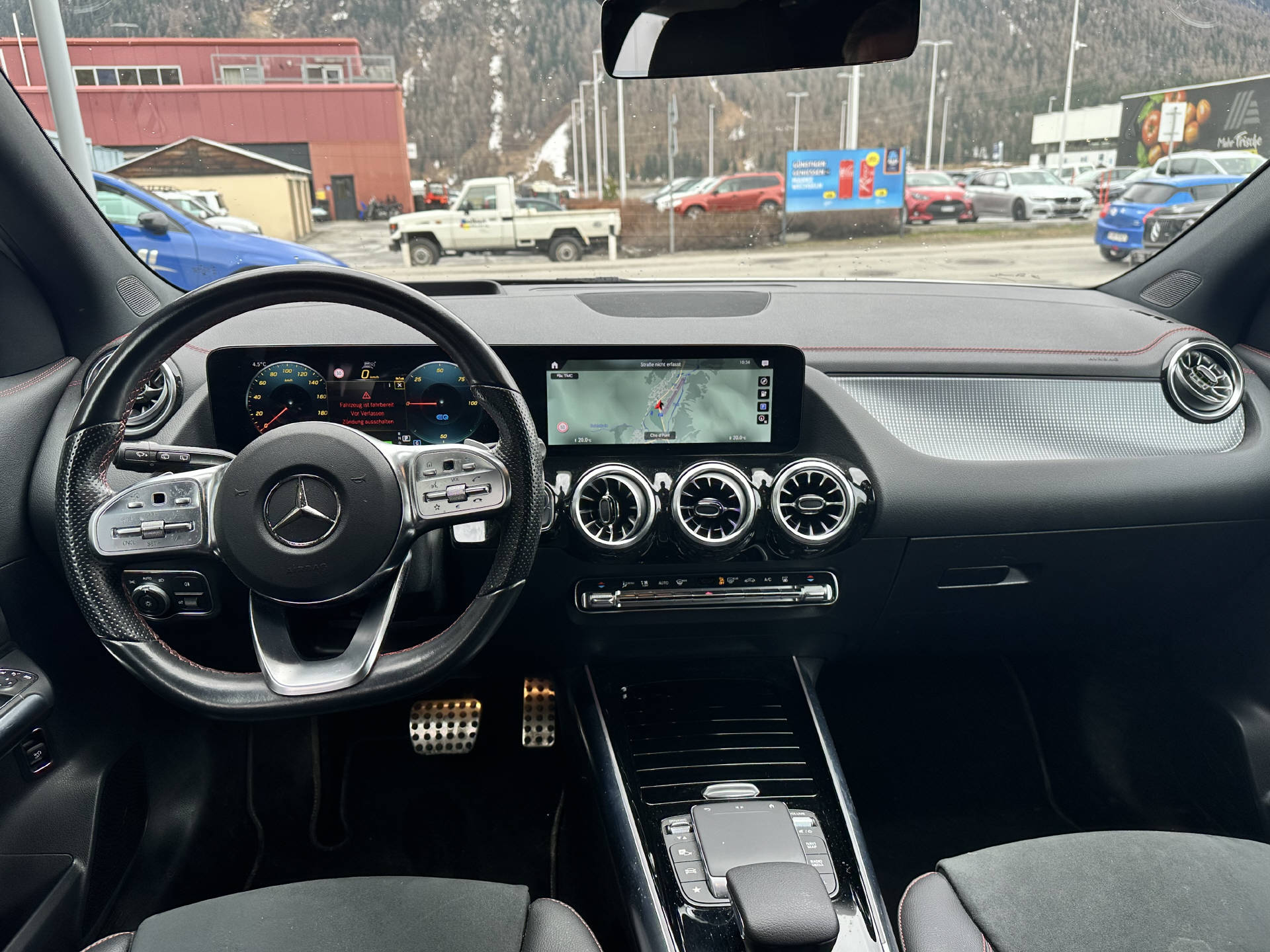 MERCEDES-BENZ EQA 350 Swiss Star AMG Line 4matic-image-10