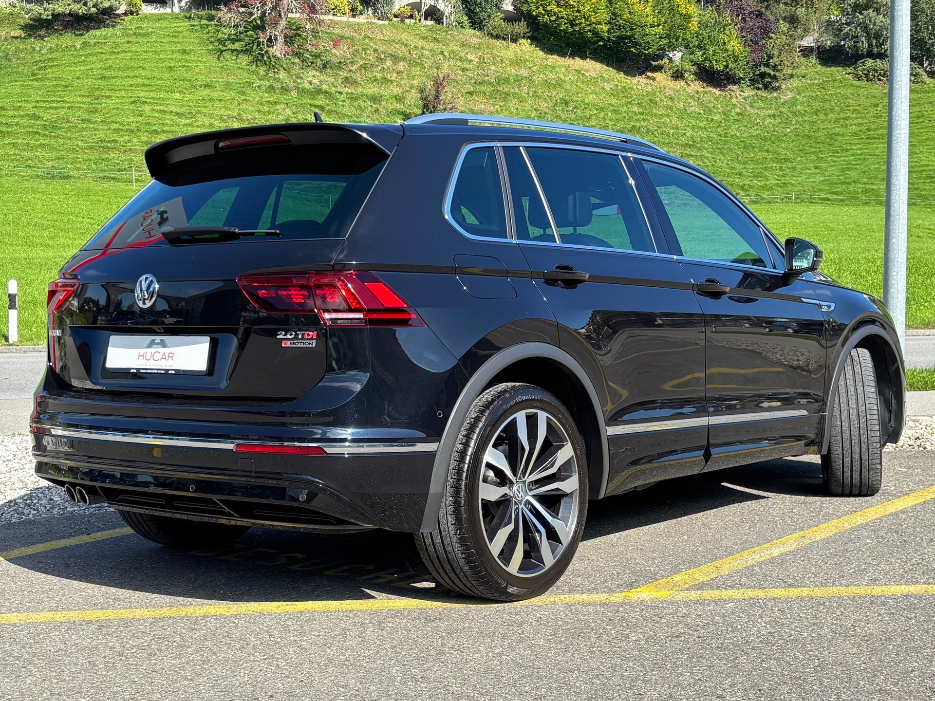 VW Tiguan 2.0TDI DSG R-Line 4Motion-image-2